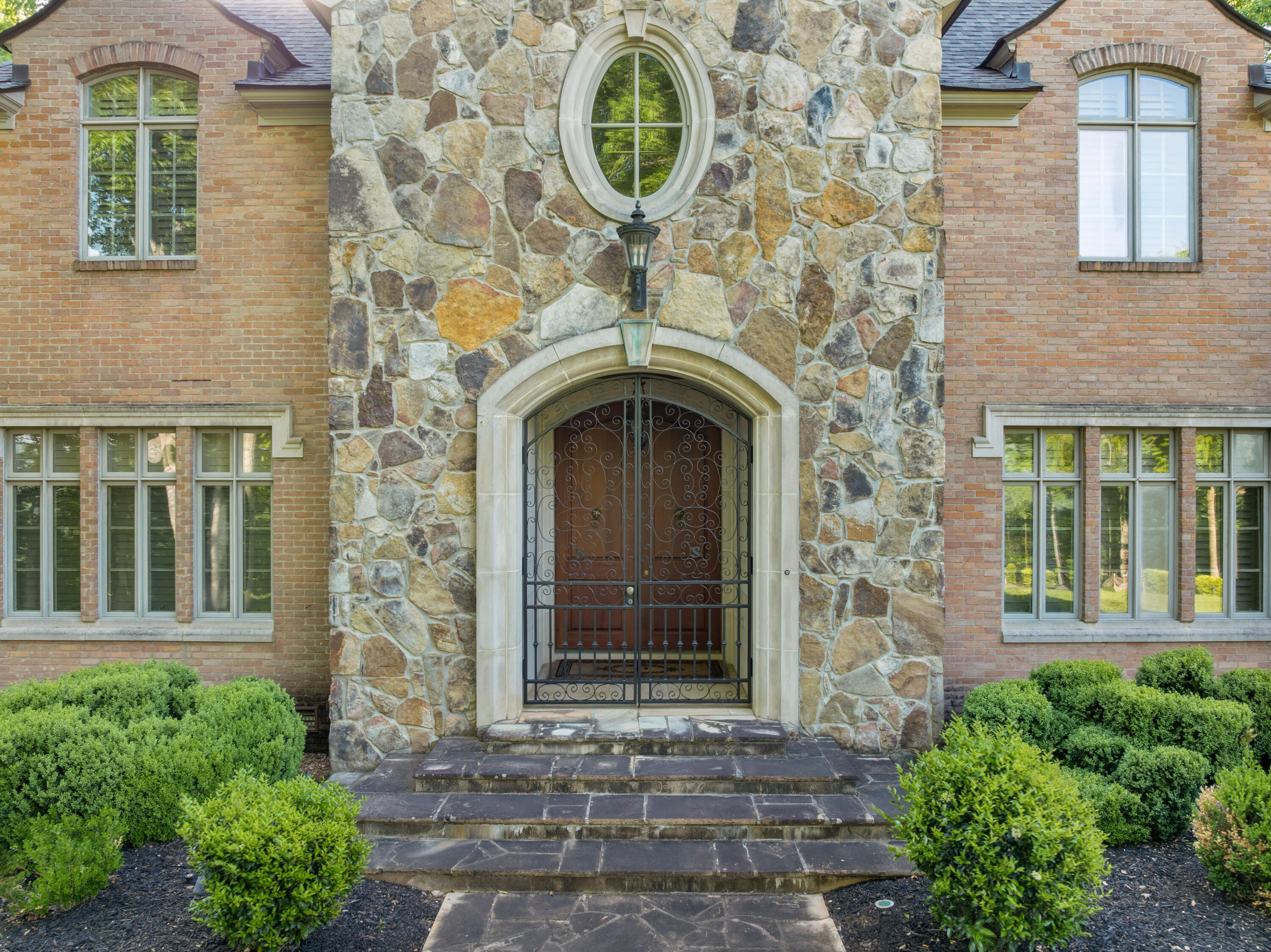 911 New England Road