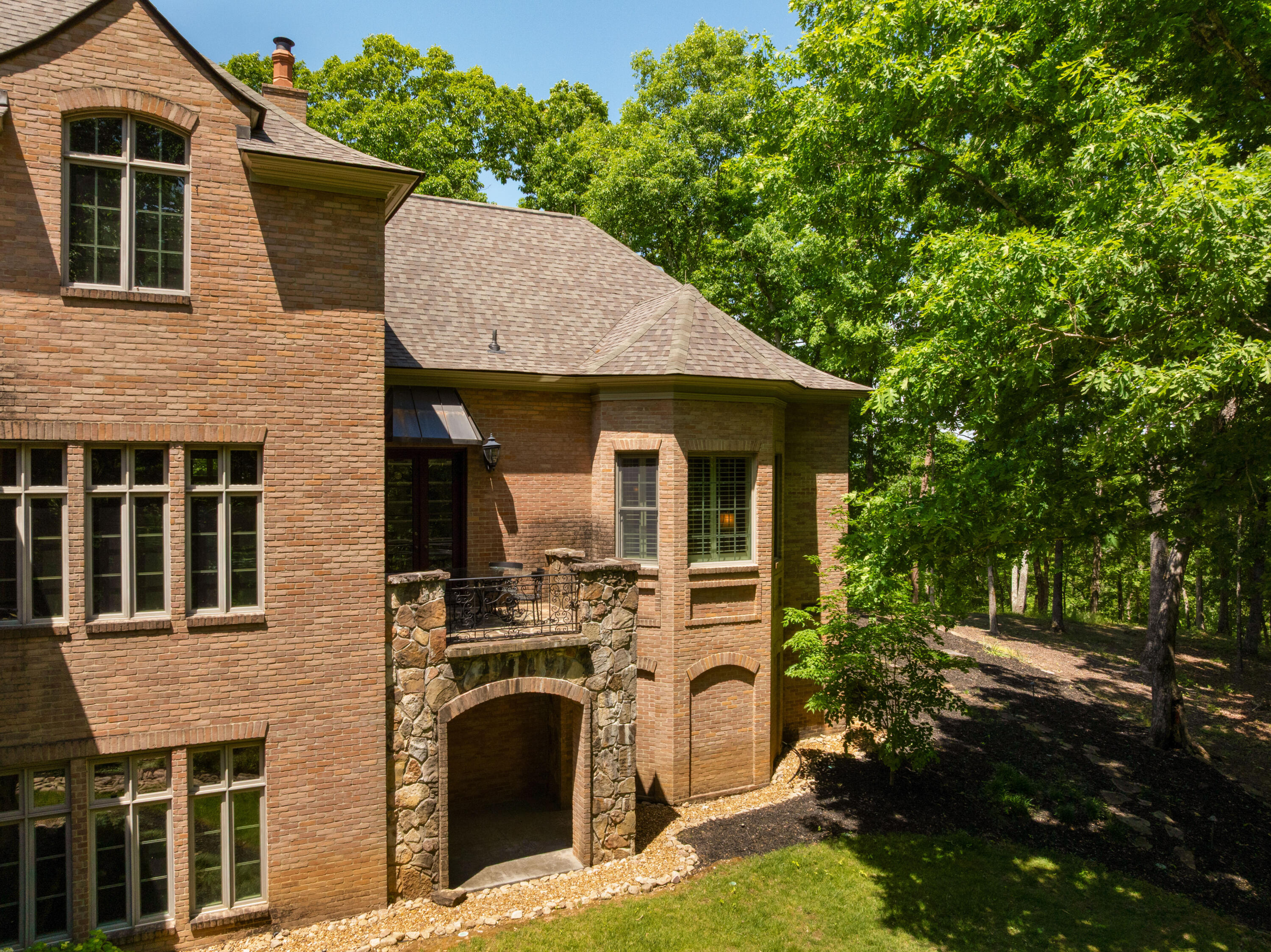 911 New England Road