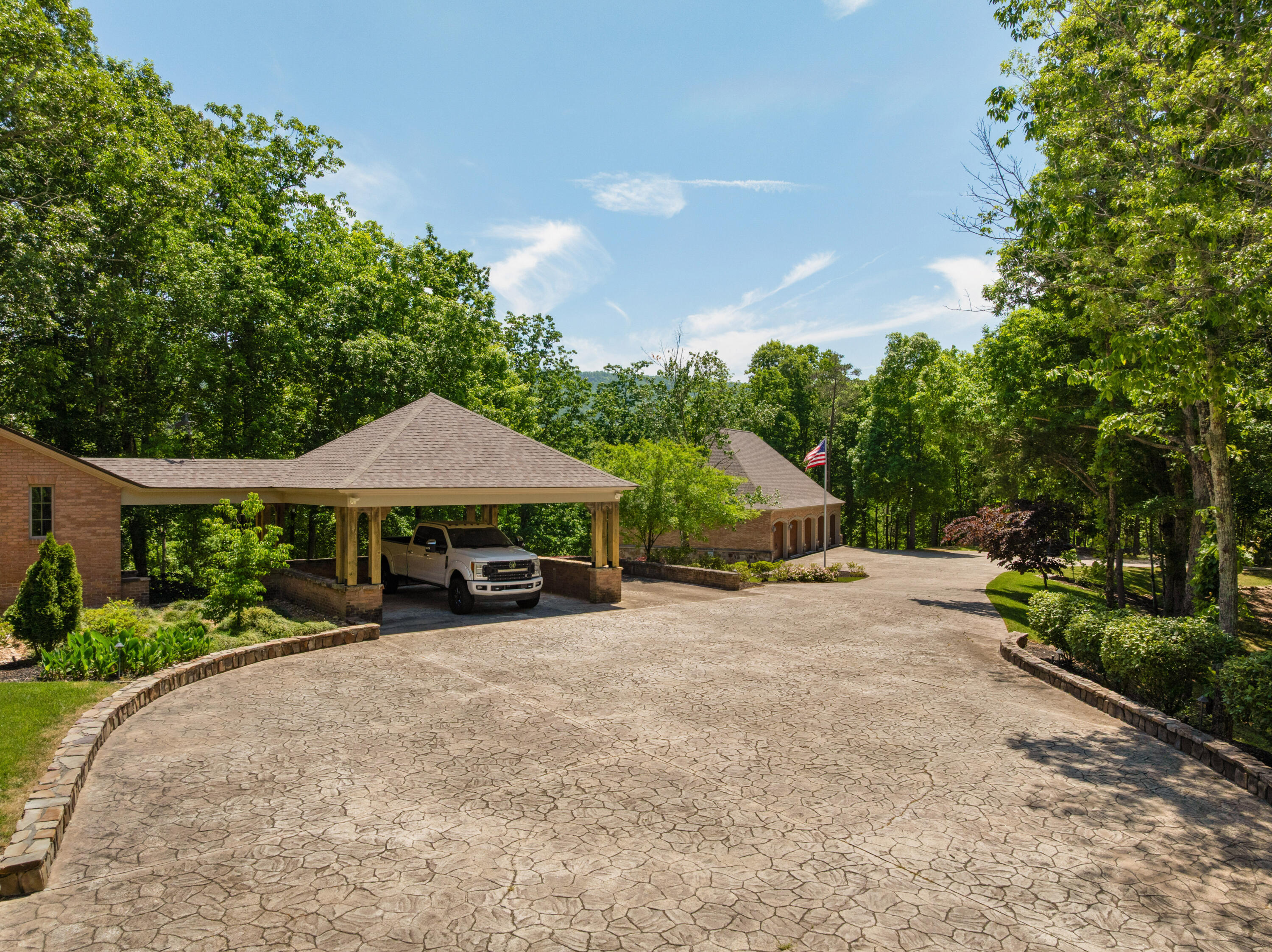 911 New England Road