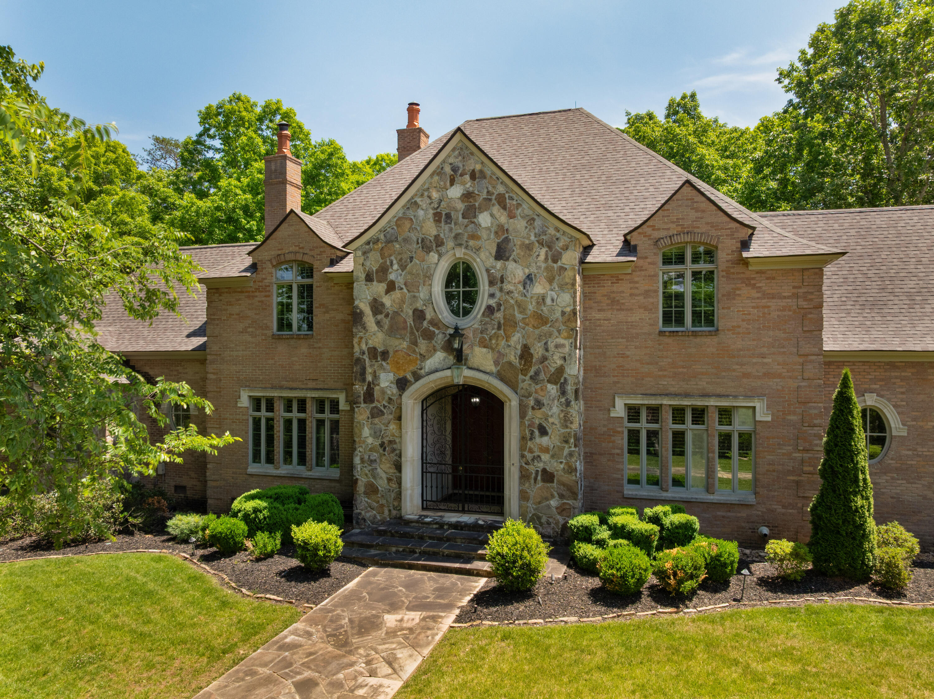 911 New England Road