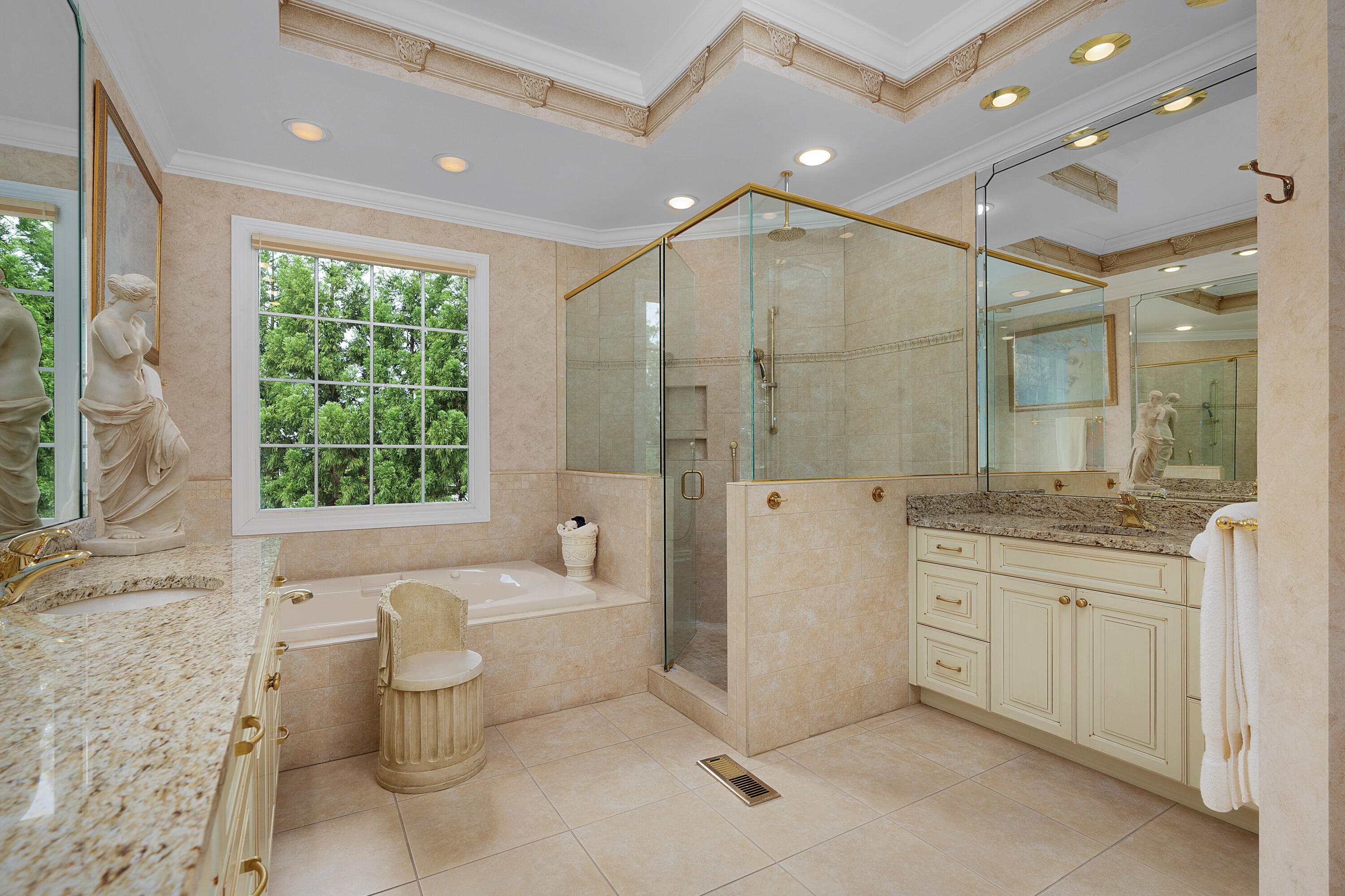 4925 Bal Harbor Circle