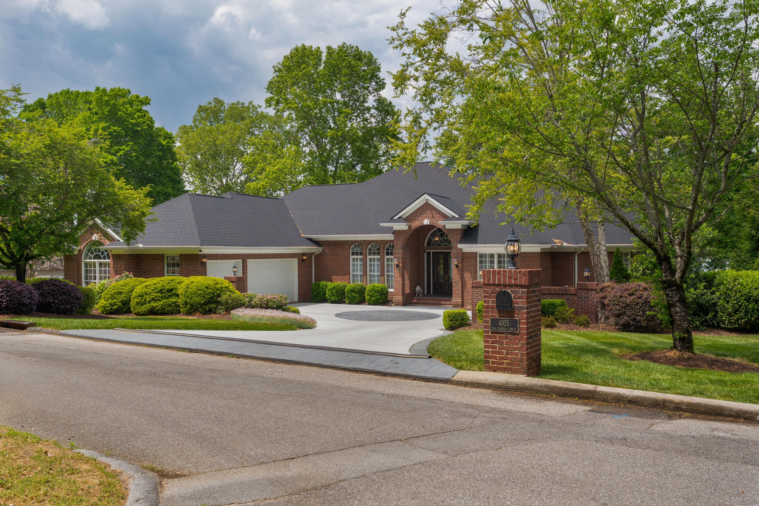 4925 Bal Harbor Circle