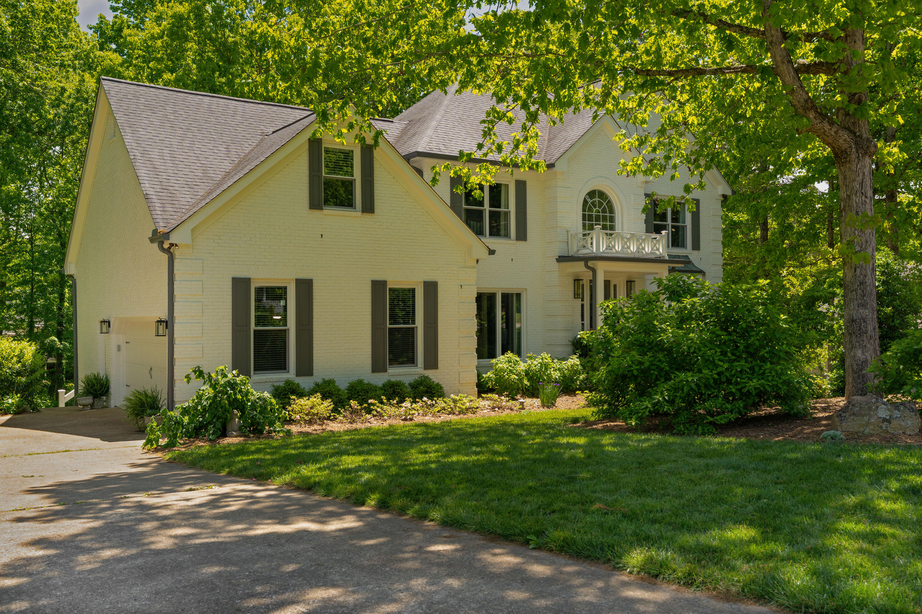 2404 Woodlair Way