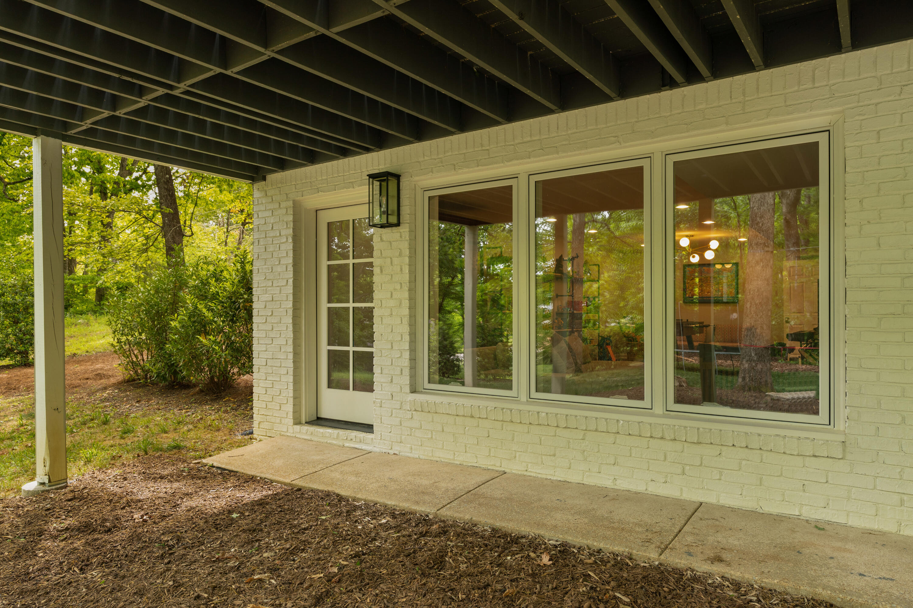 2404 Woodlair Way