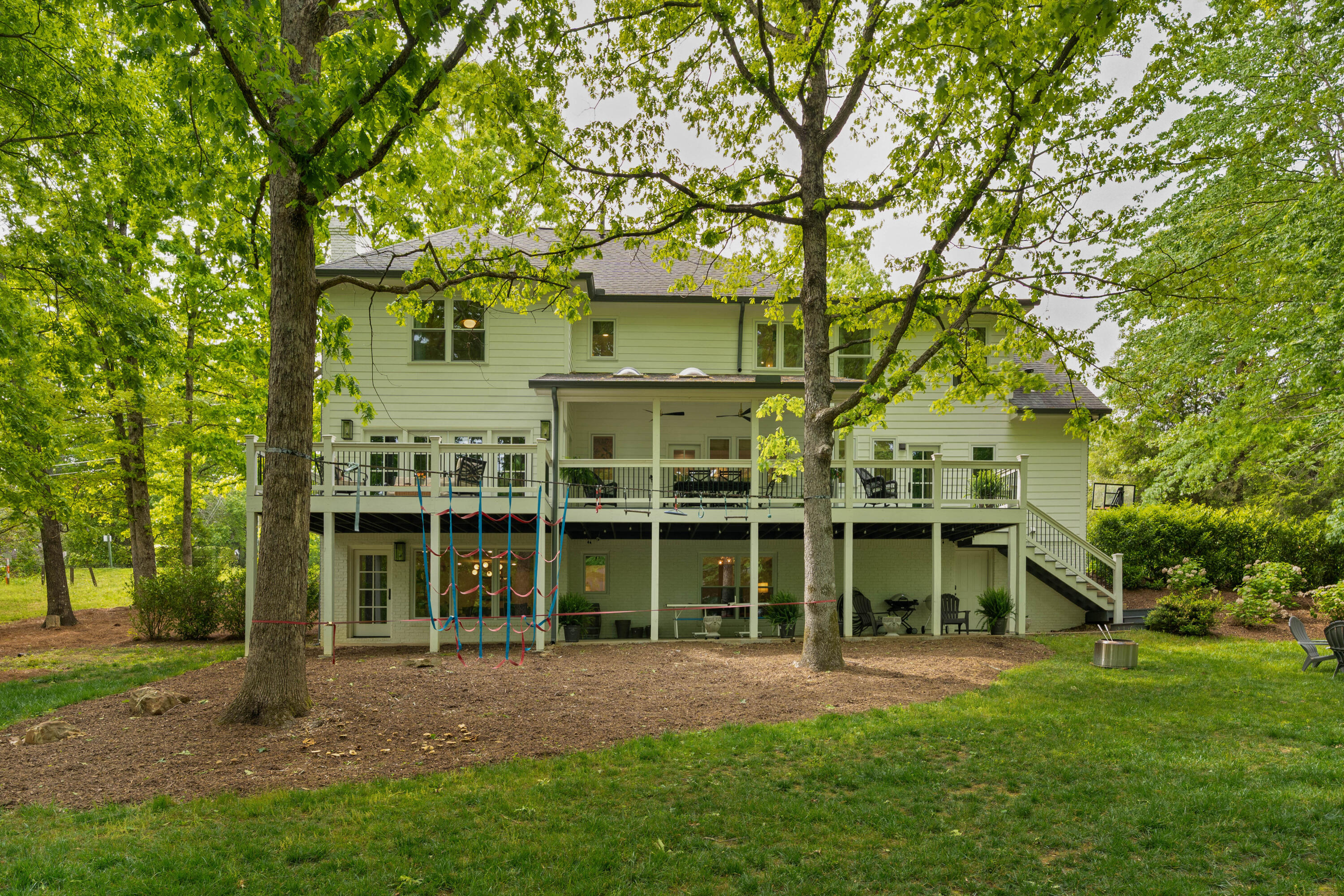 2404 Woodlair Way