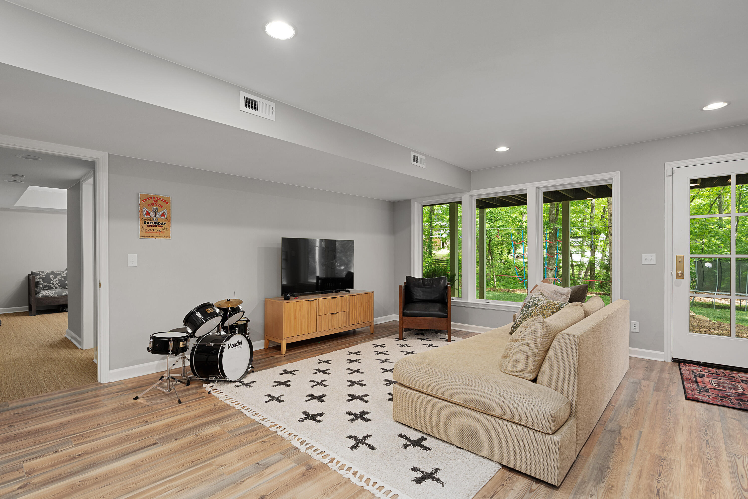 2404 Woodlair Way