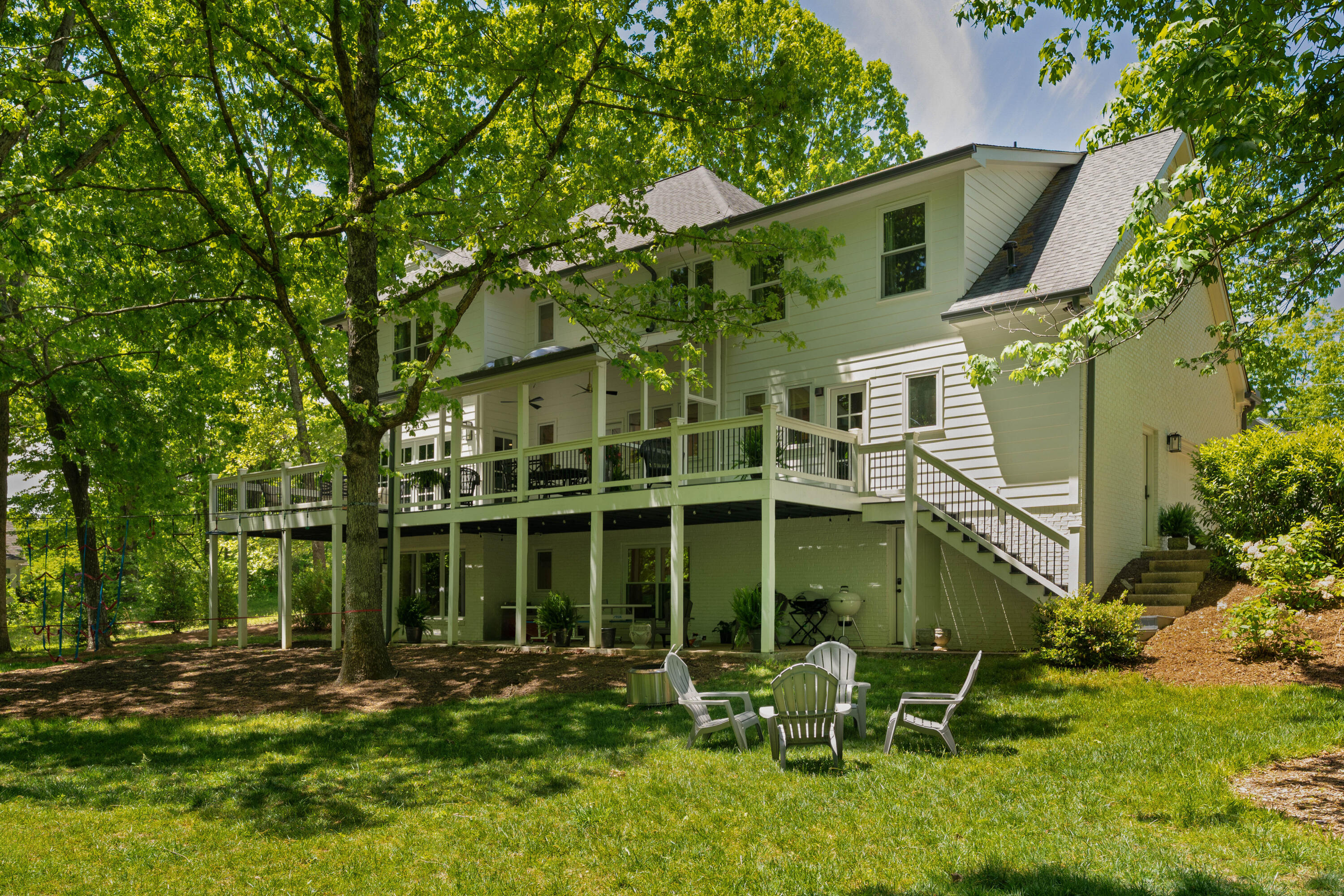 2404 Woodlair Way