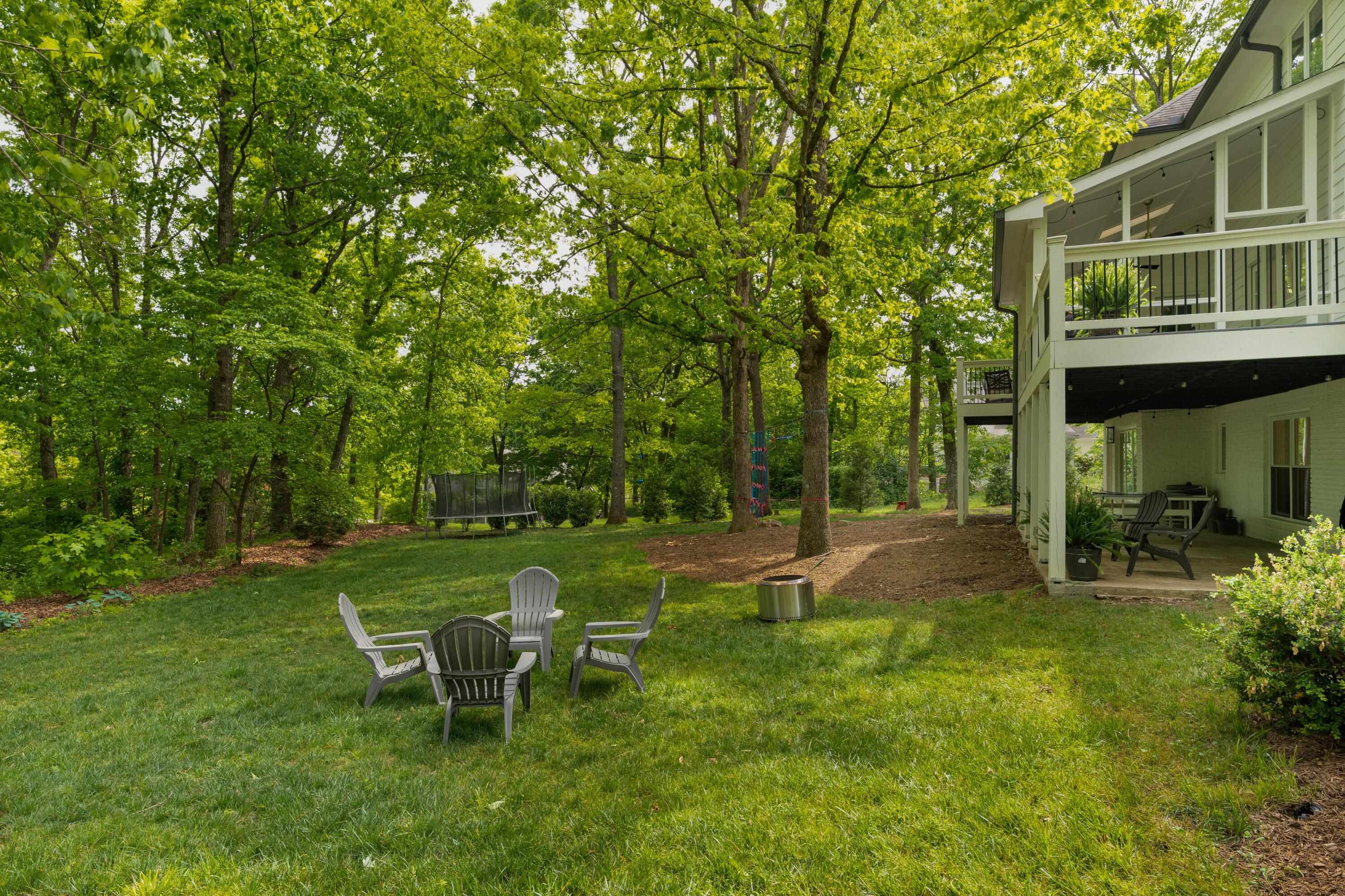 2404 Woodlair Way