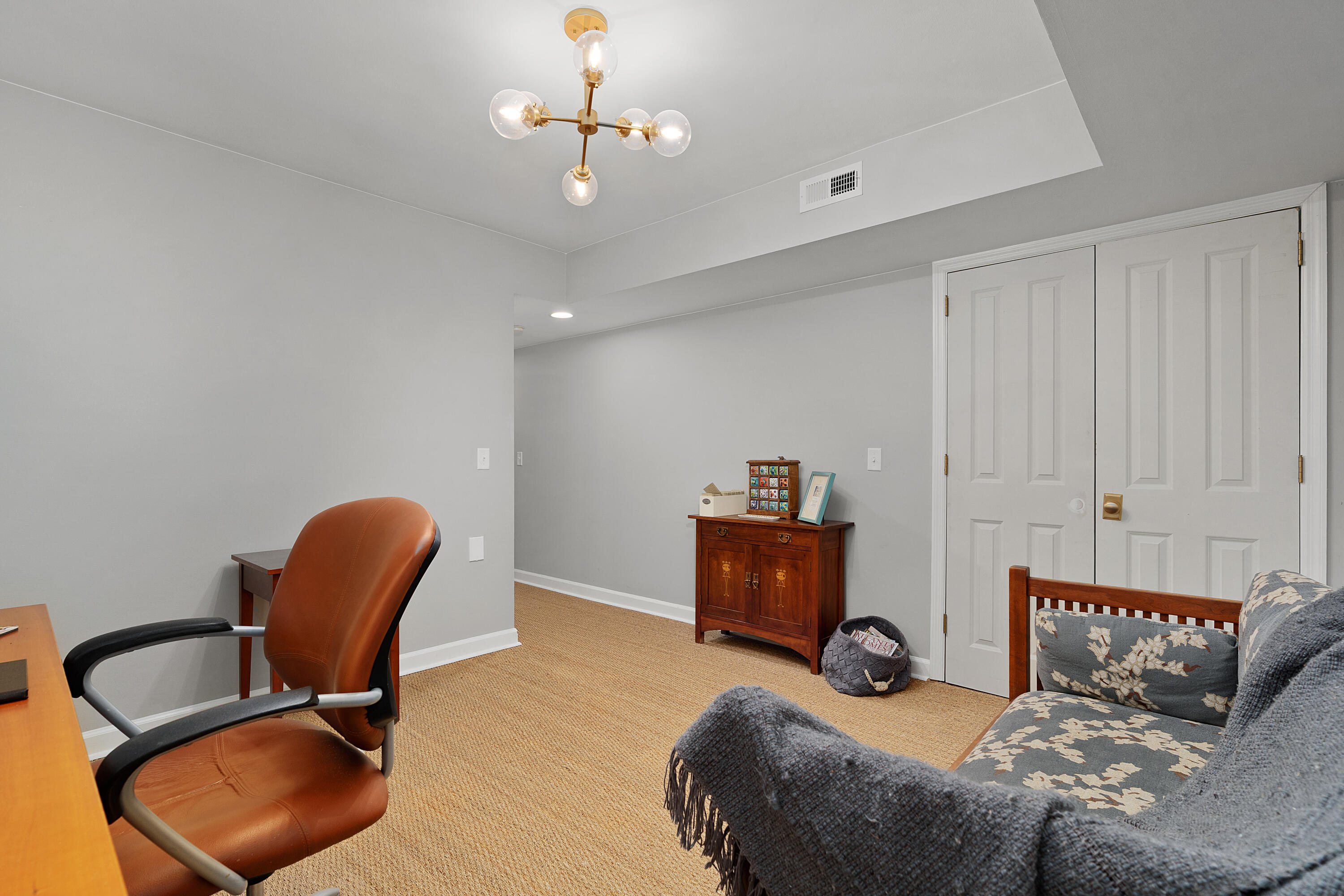 2404 Woodlair Way