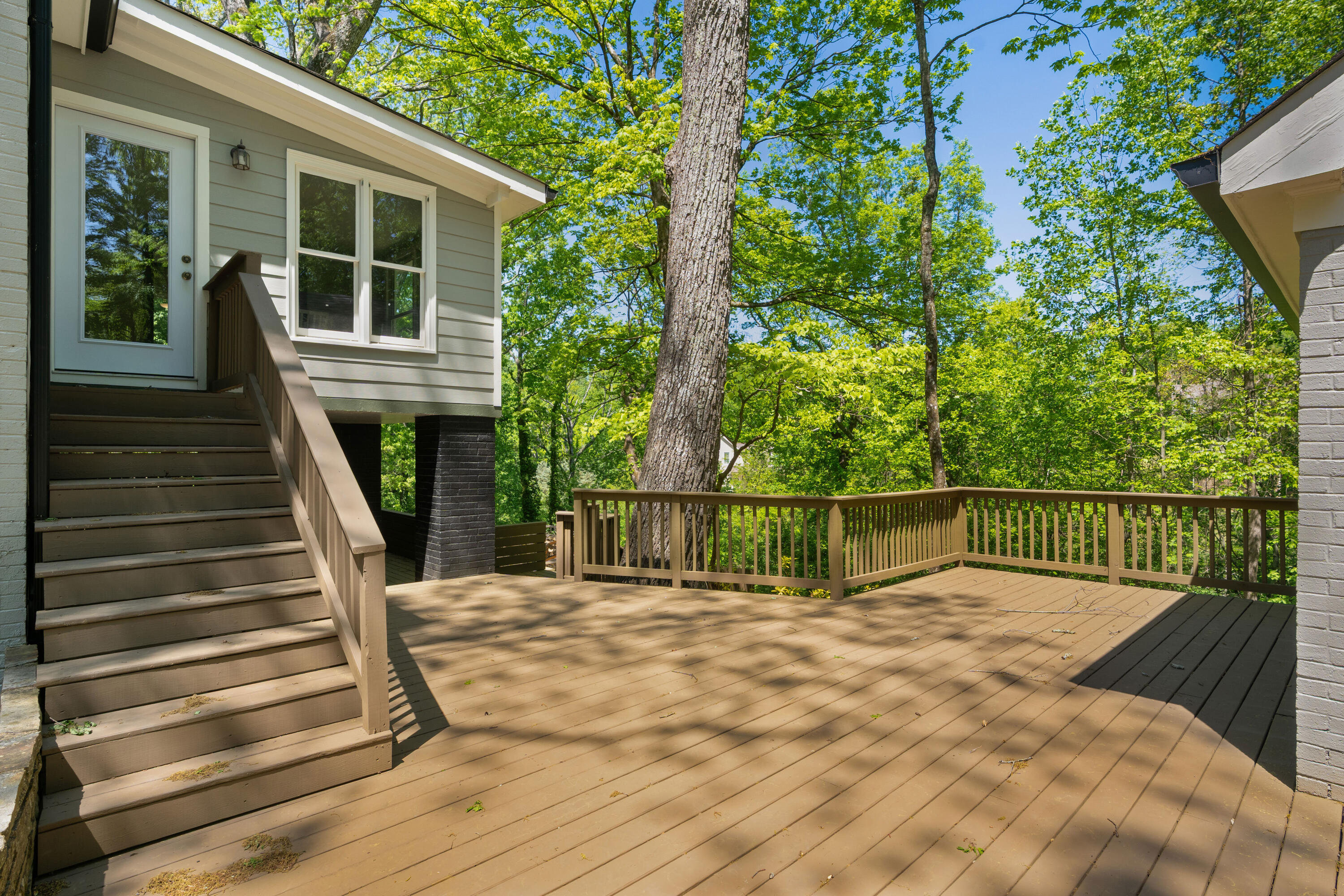 111 Riverpoint Road