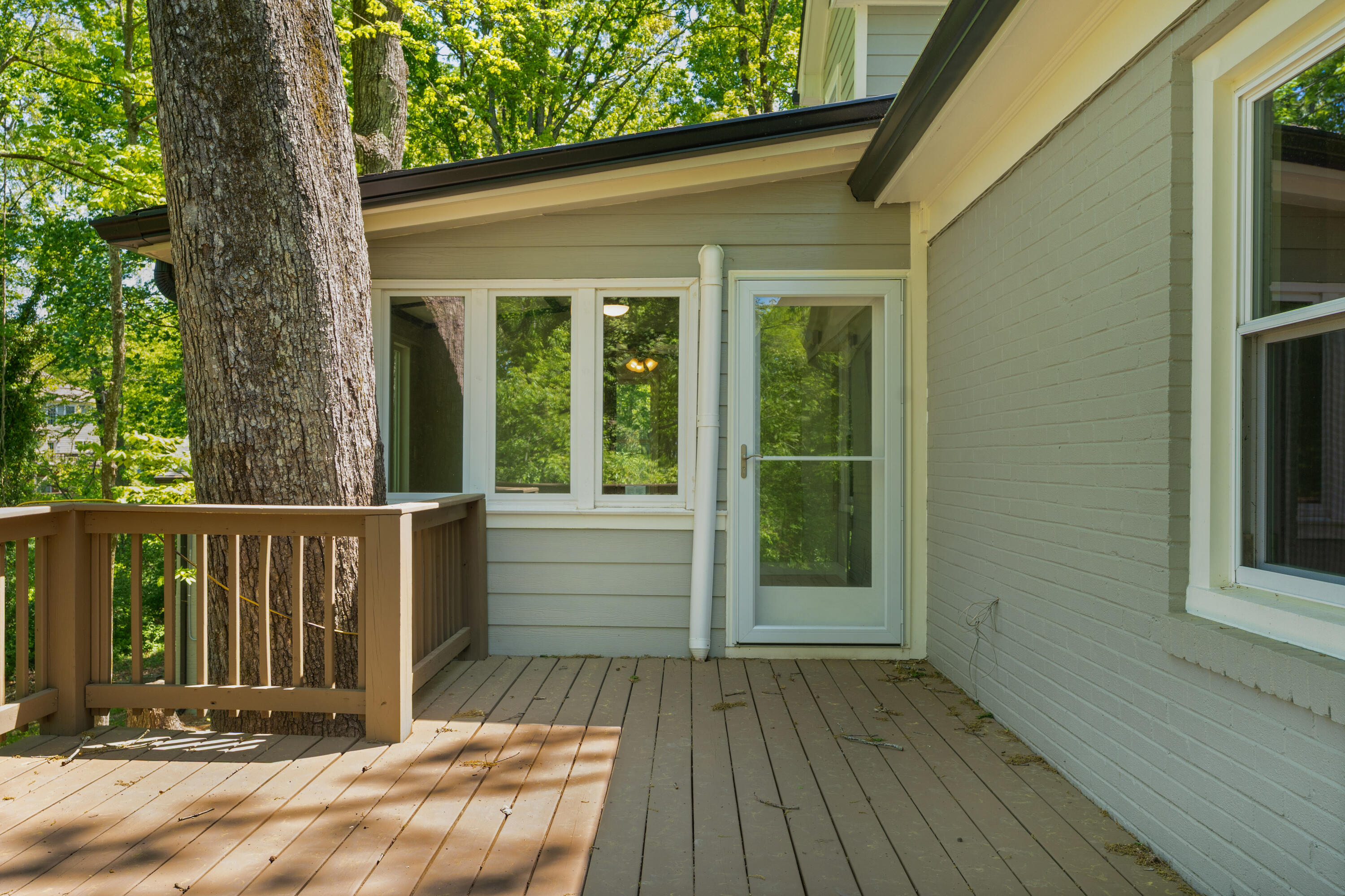111 Riverpoint Road