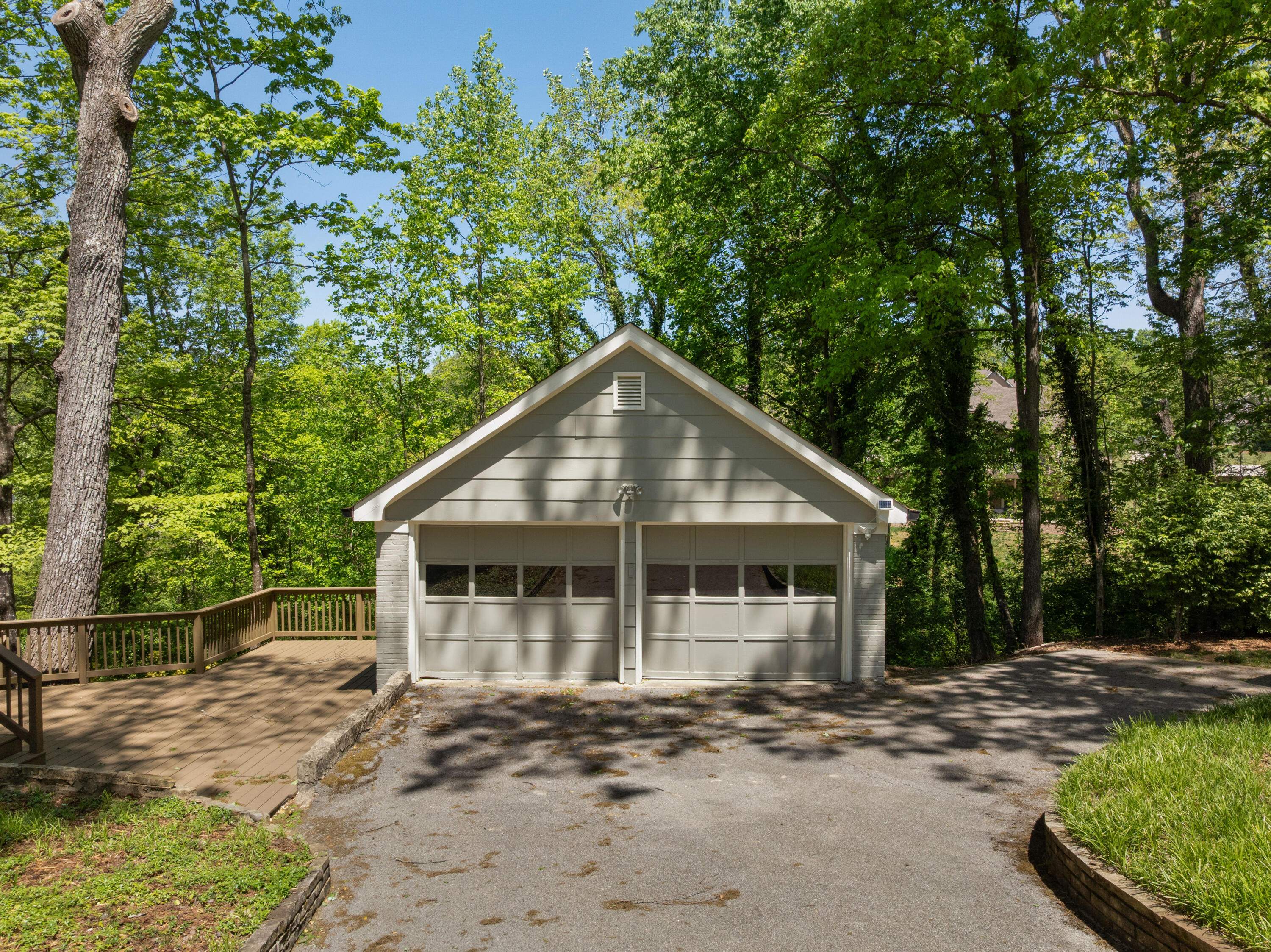 111 Riverpoint Road