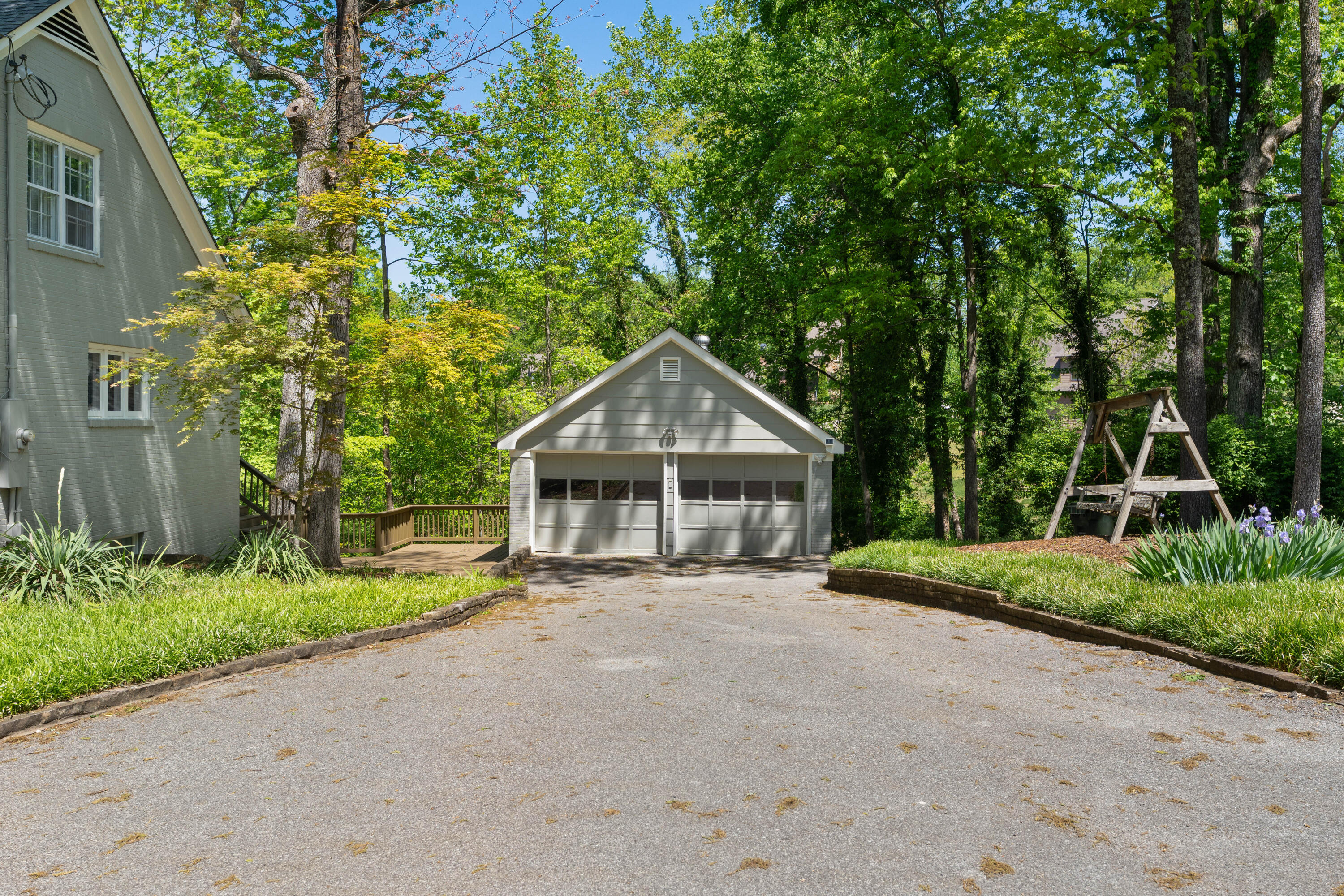 111 Riverpoint Road