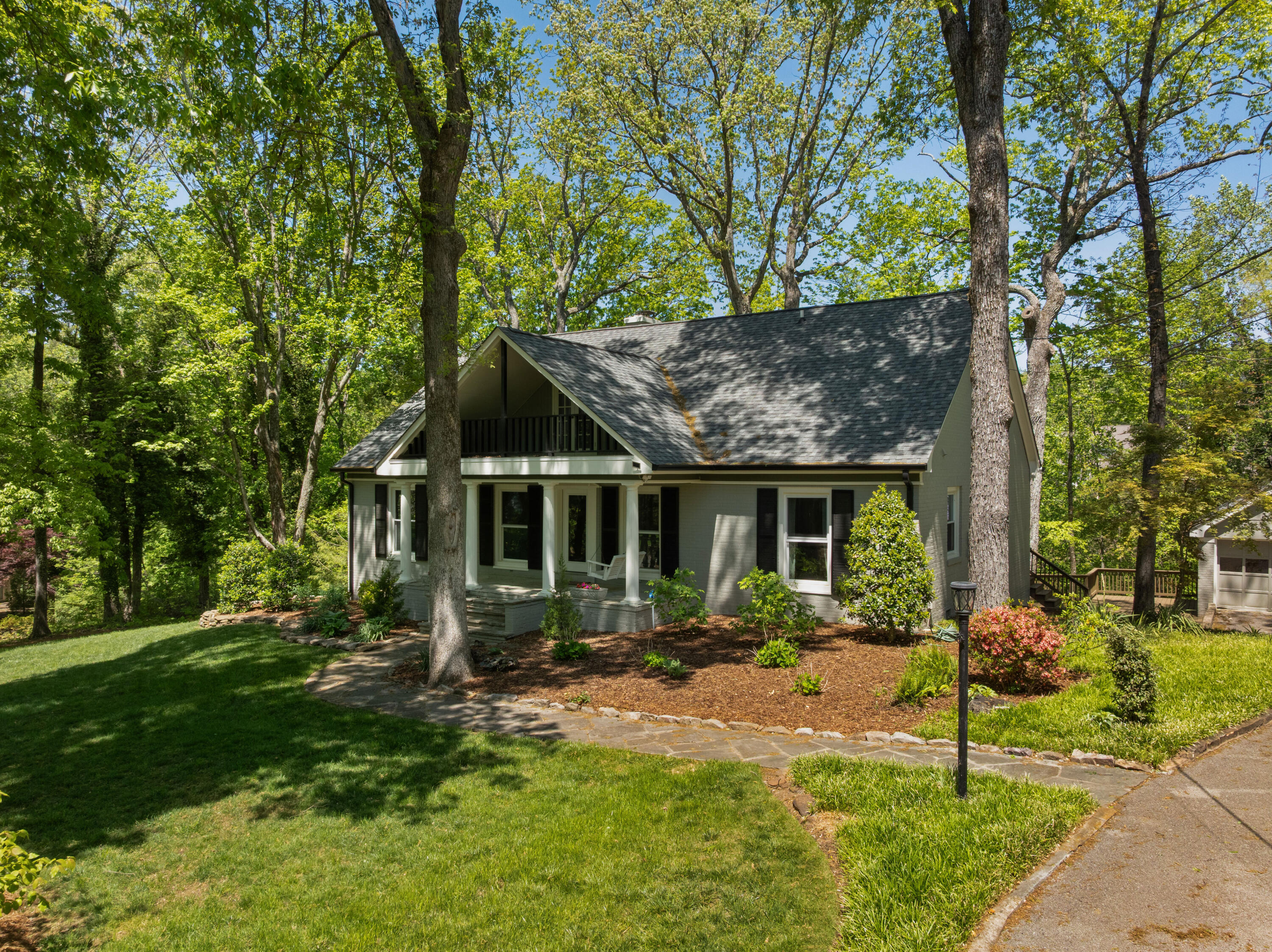 111 Riverpoint Road