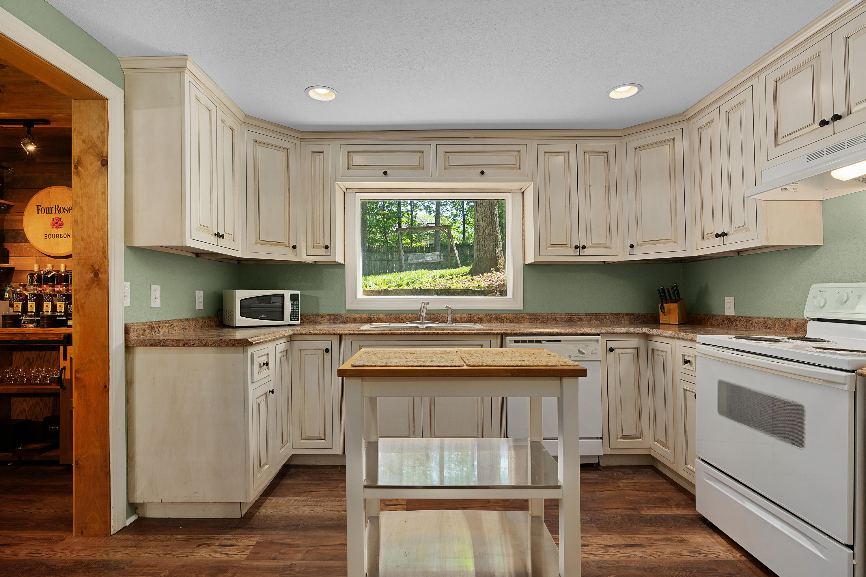 111 Riverpoint Road