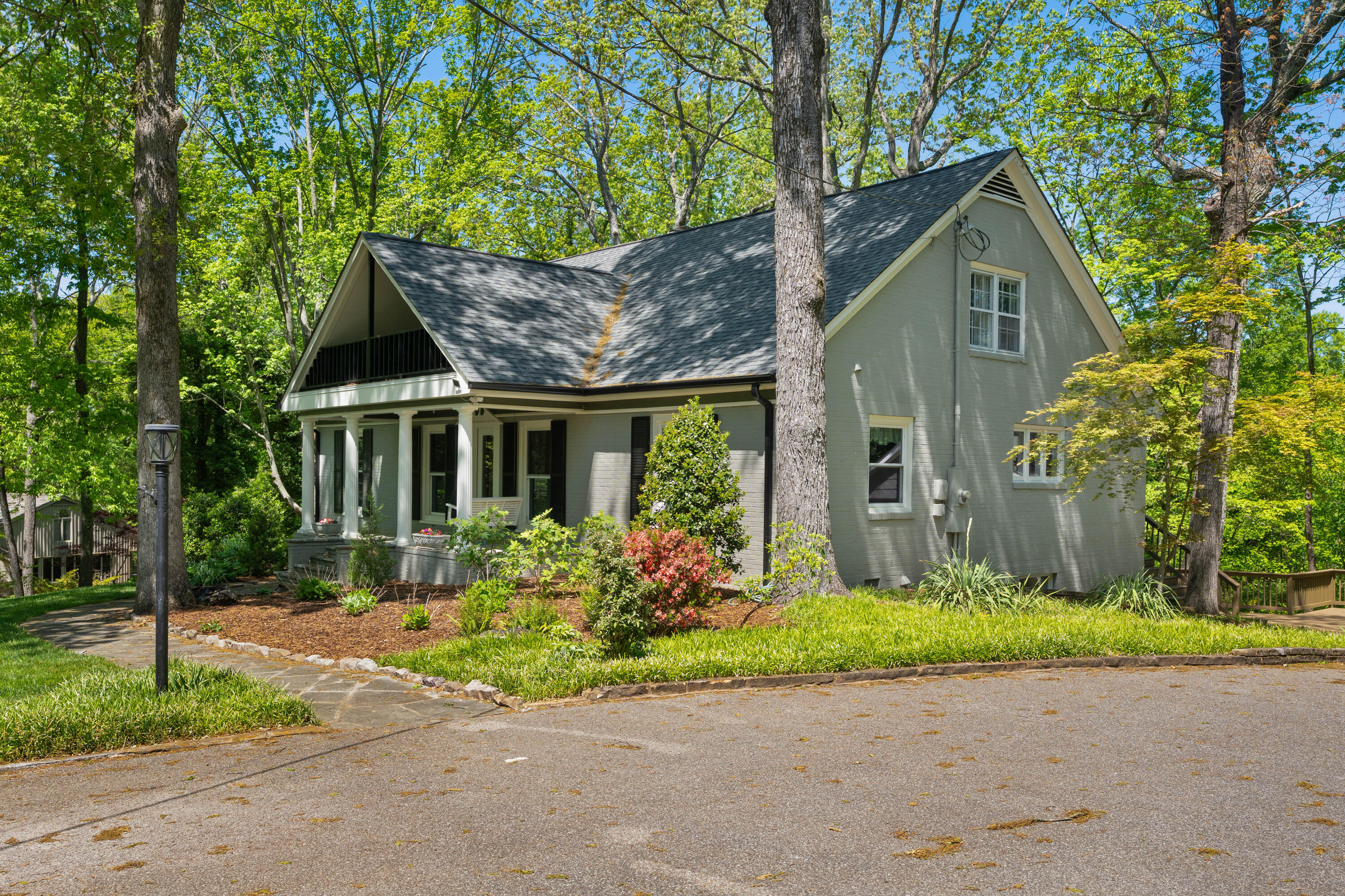 111 Riverpoint Road