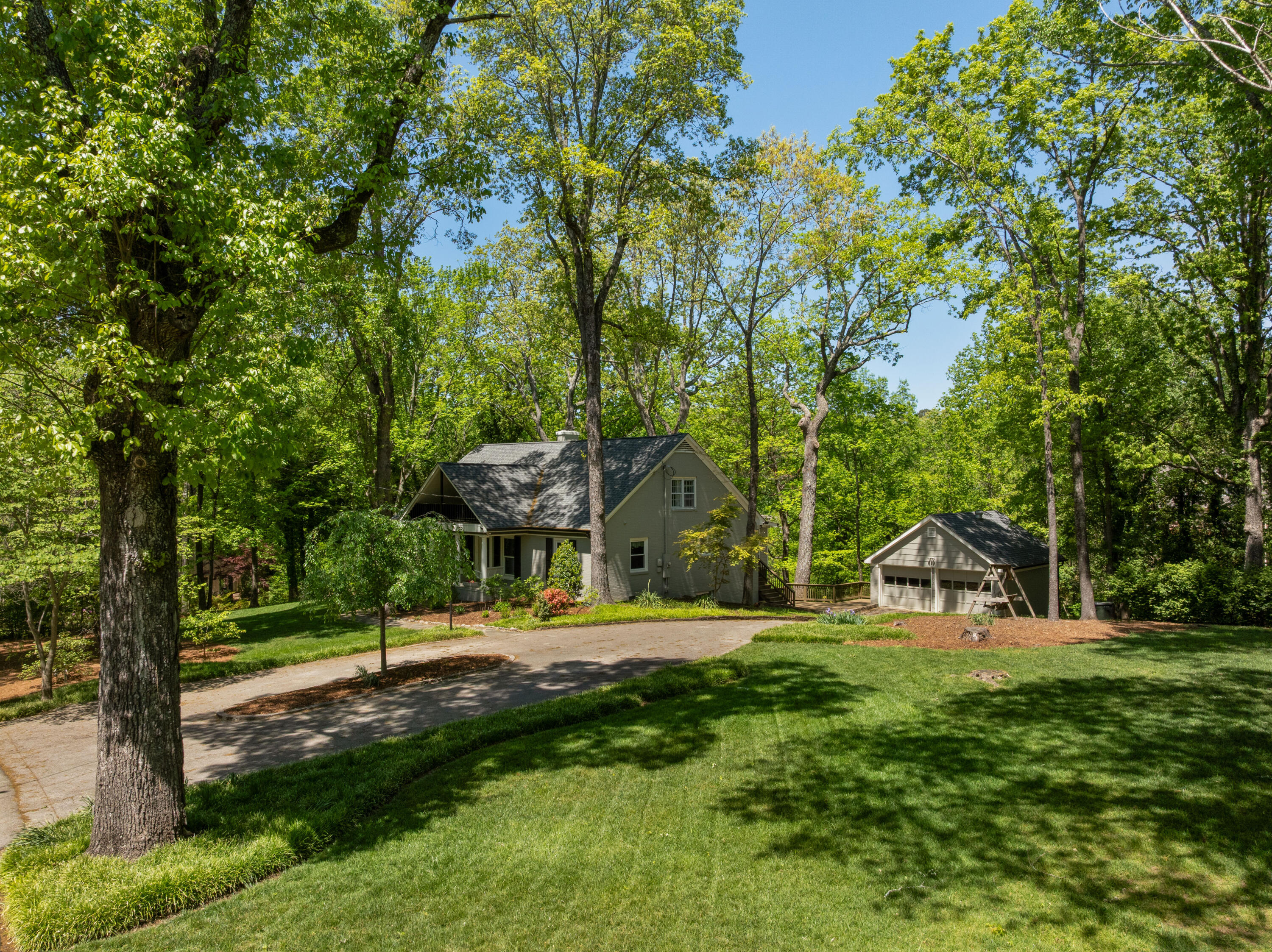 111 Riverpoint Road