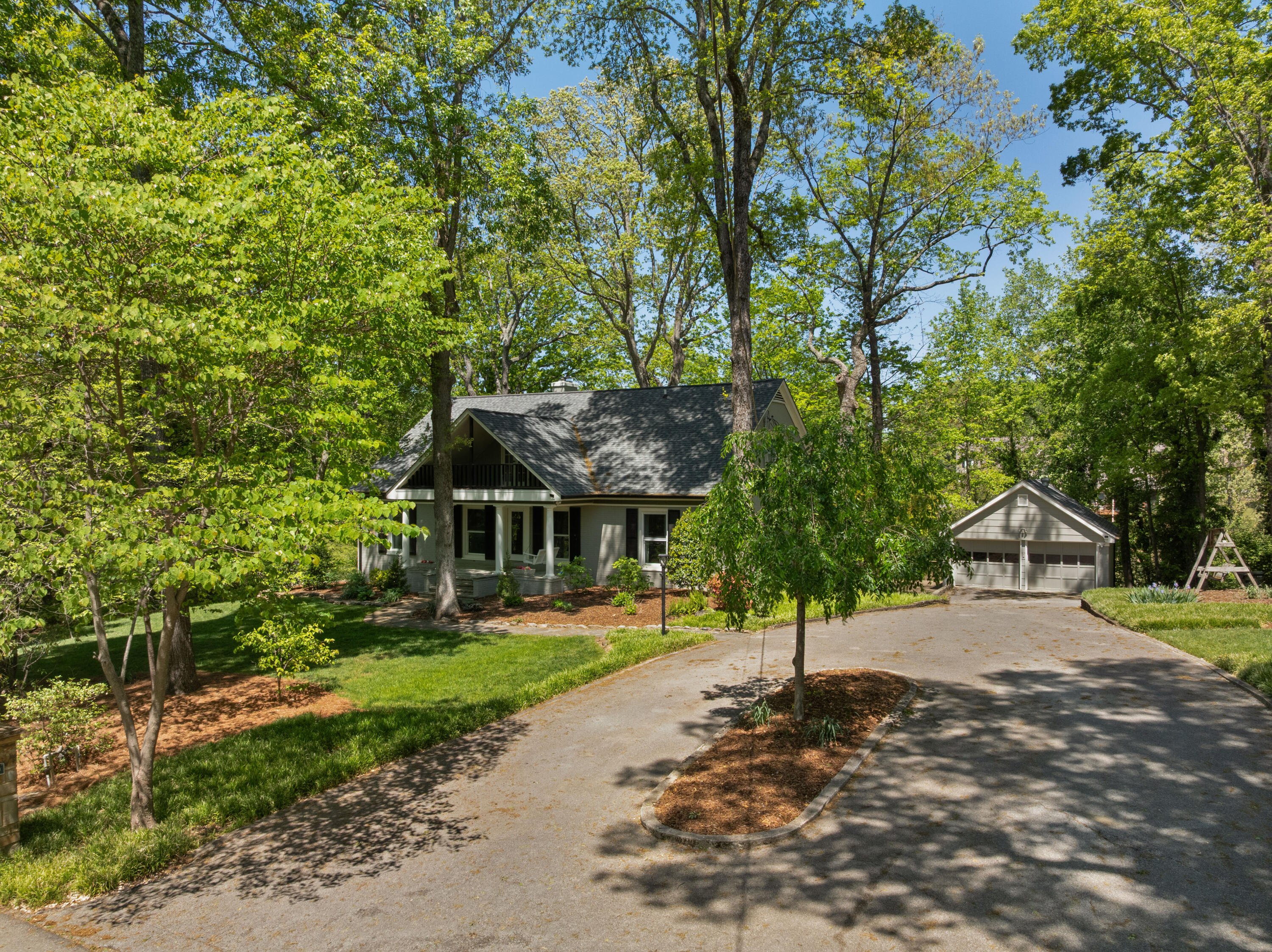 111 Riverpoint Road