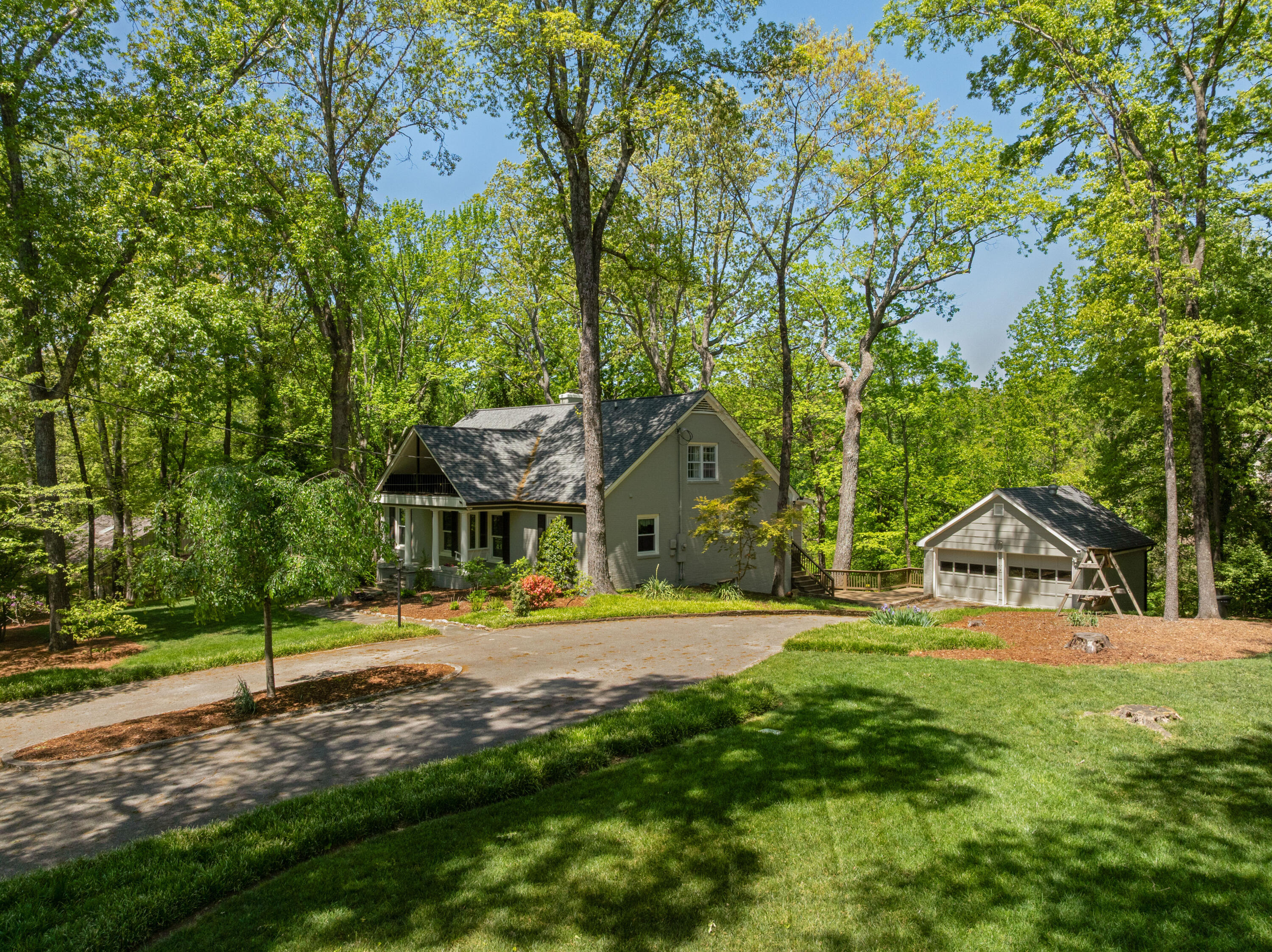 111 Riverpoint Road
