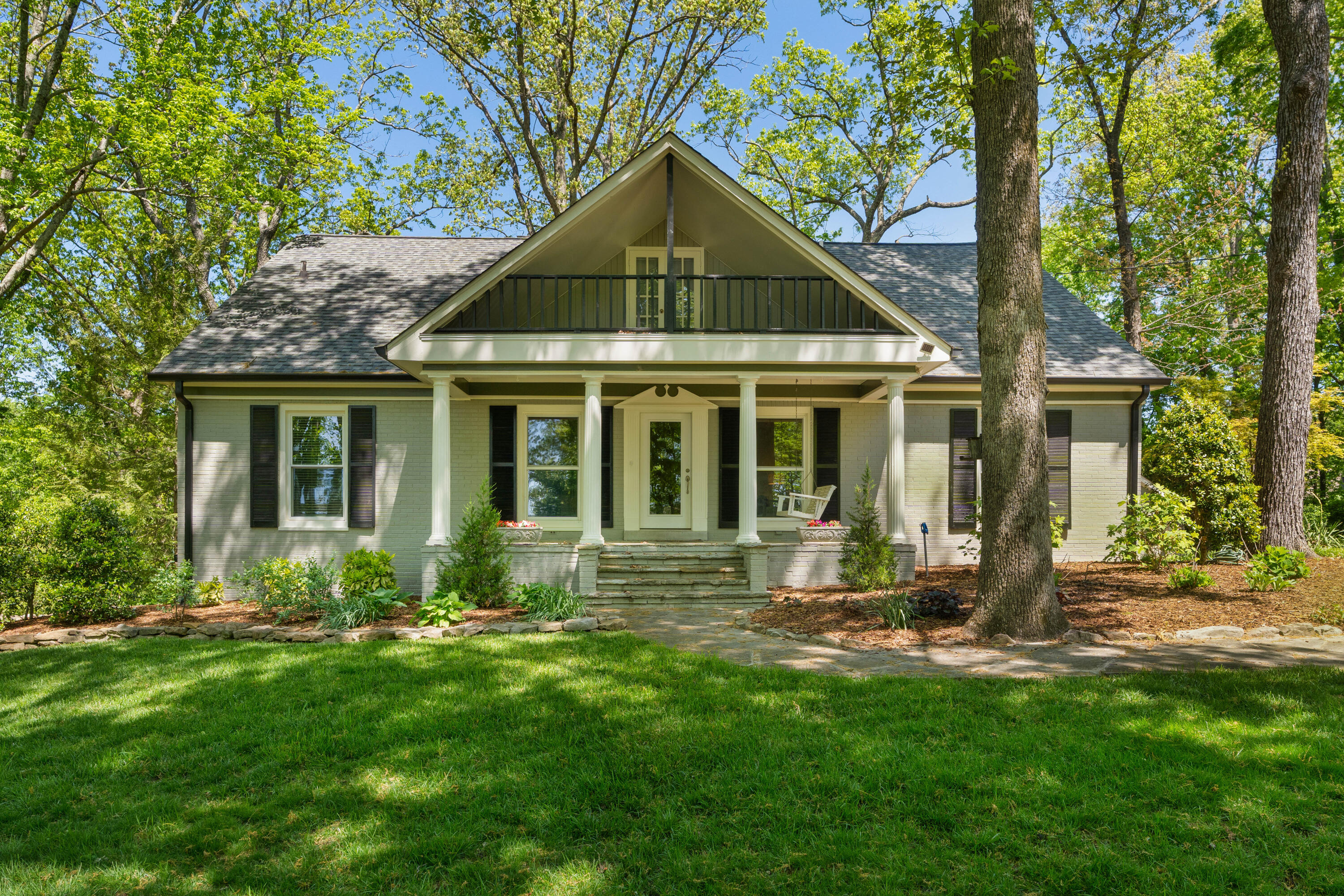 111 Riverpoint Road