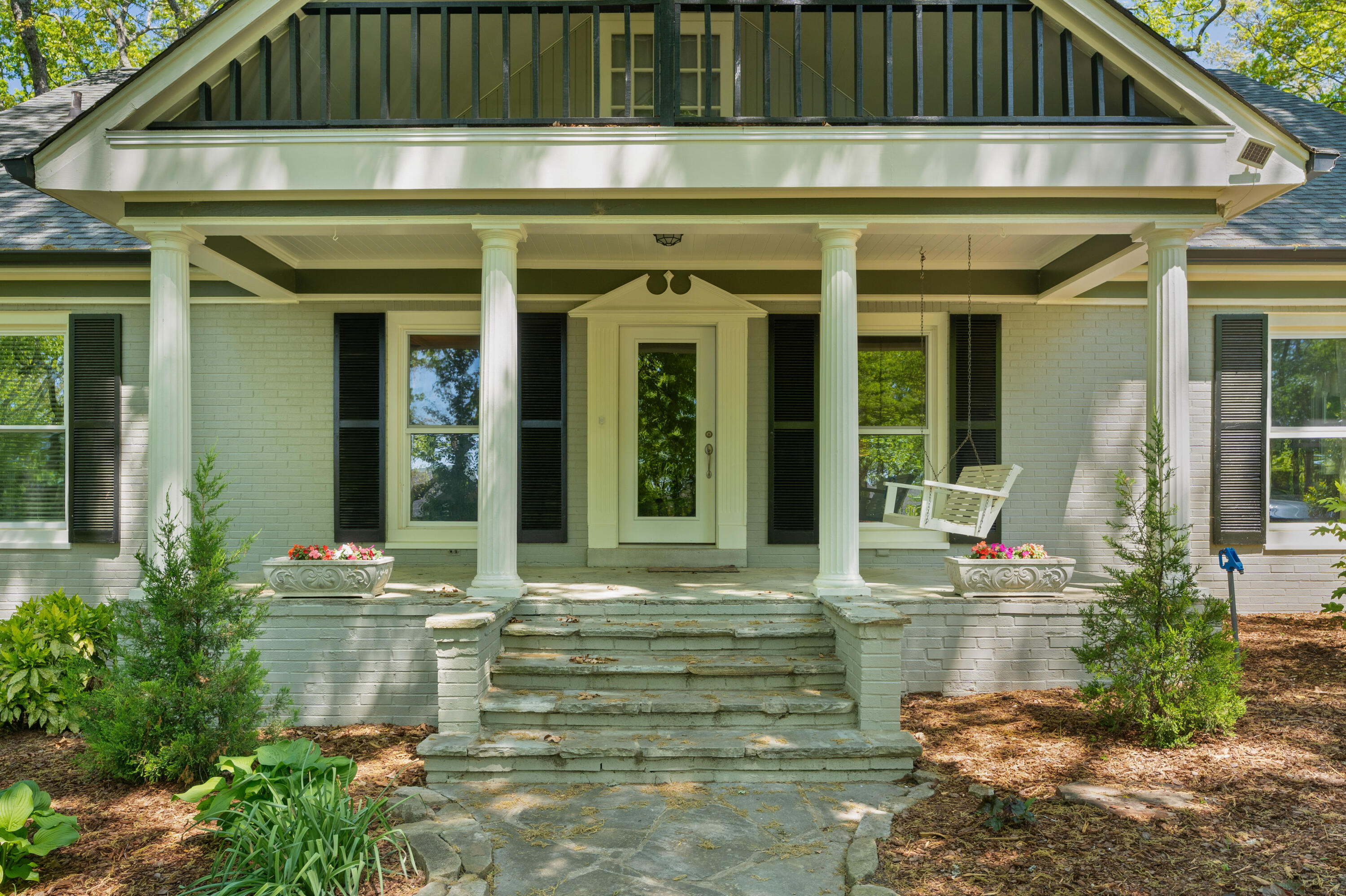 111 Riverpoint Road