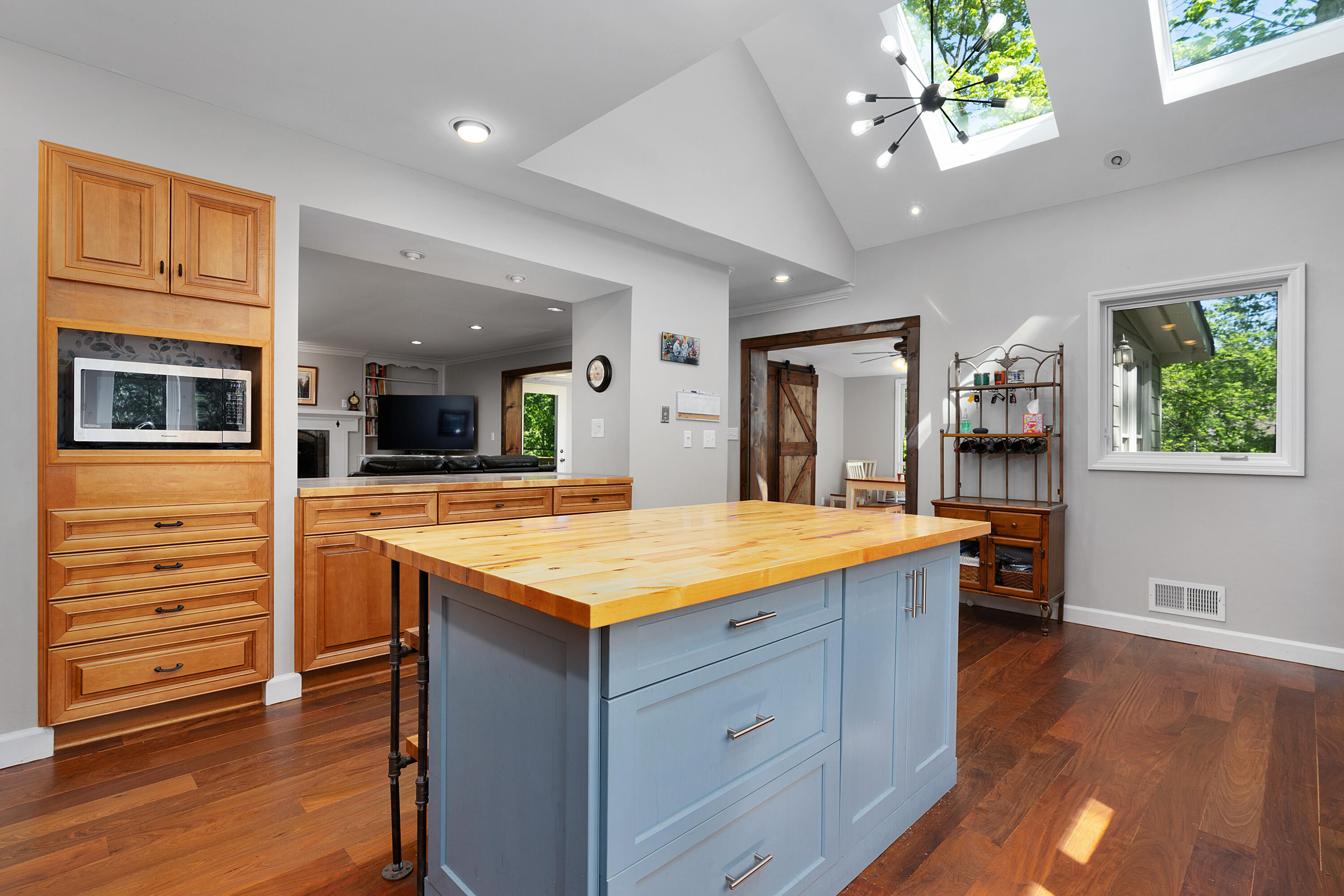 111 Riverpoint Road