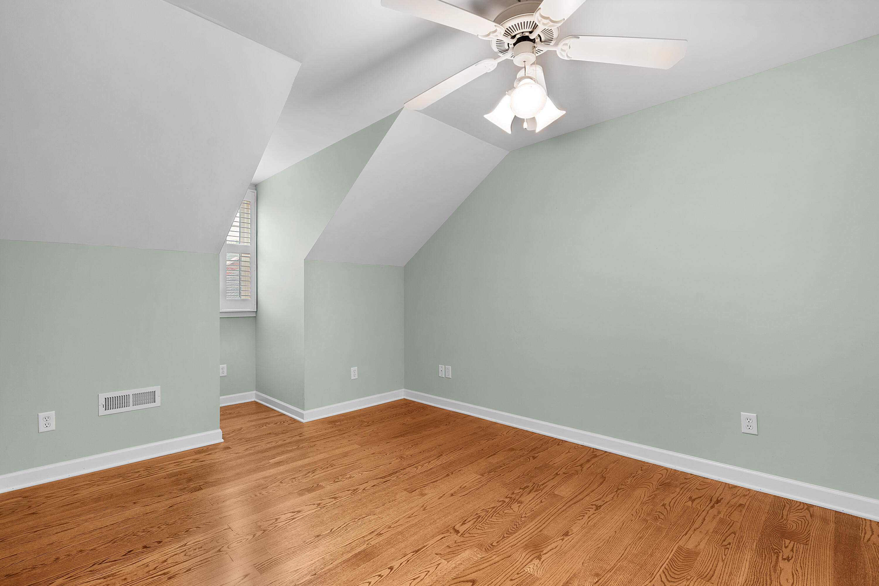 1050 Candlewick Court
