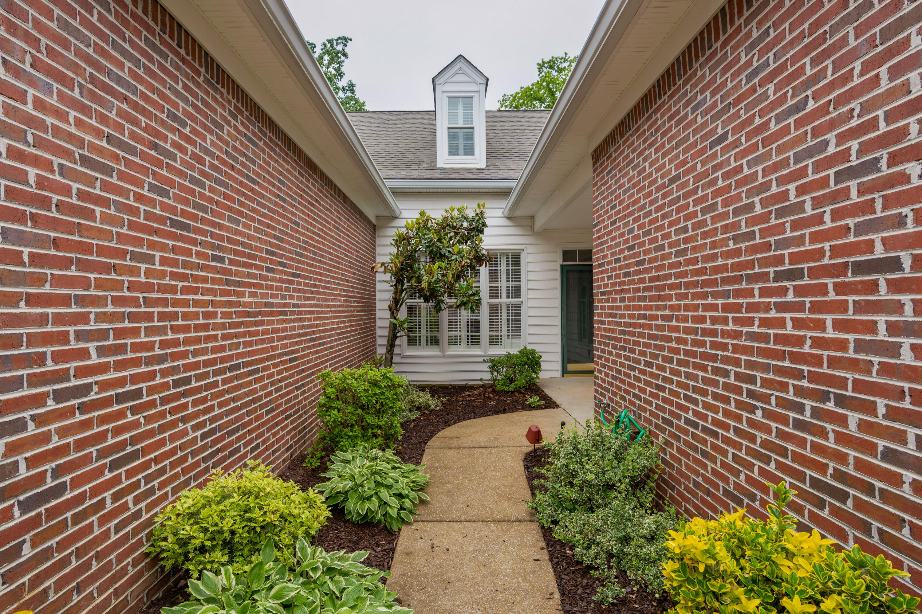 1050 Candlewick Court