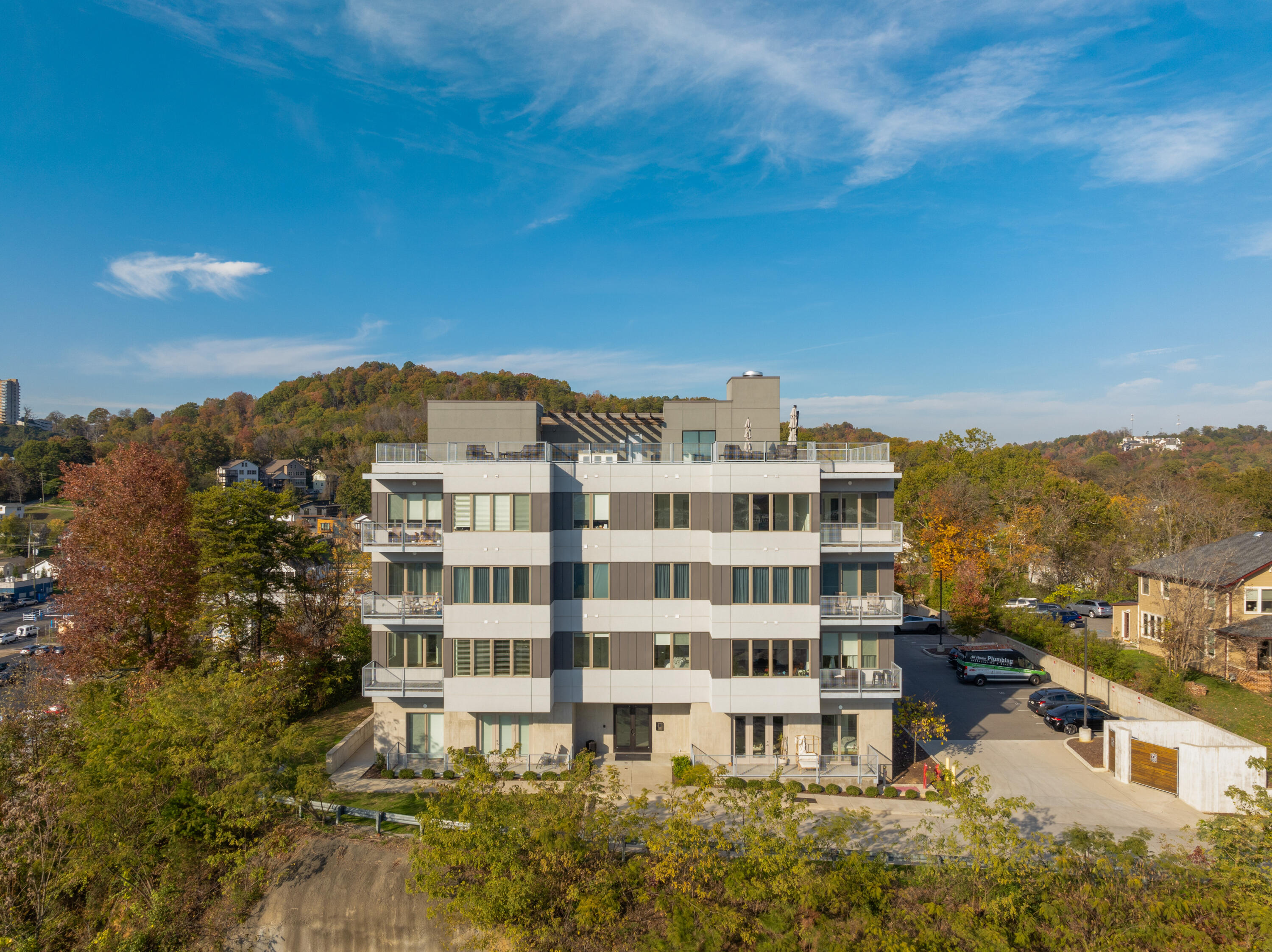 411 Fairpoint Street, 306