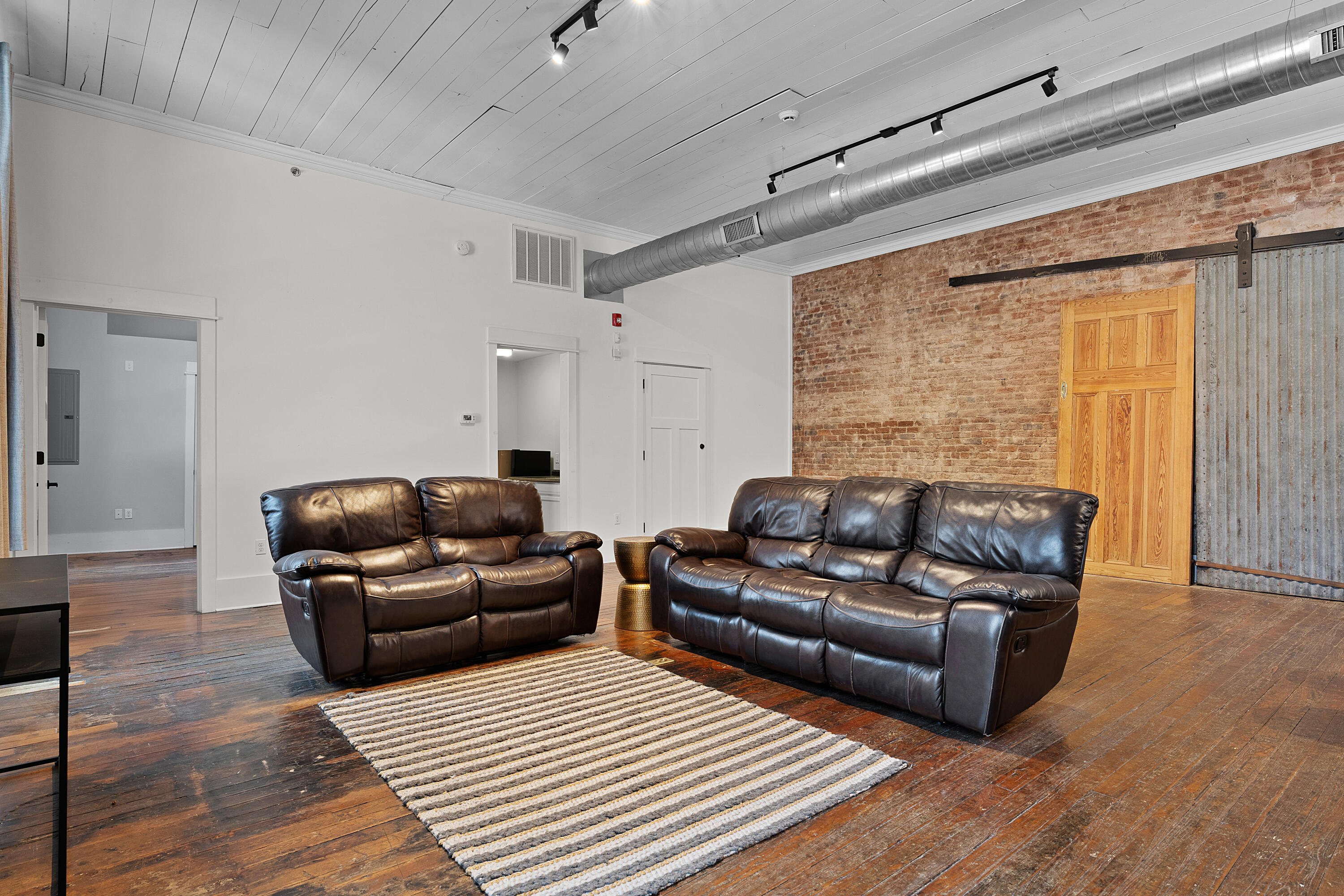 14 E 7th Street