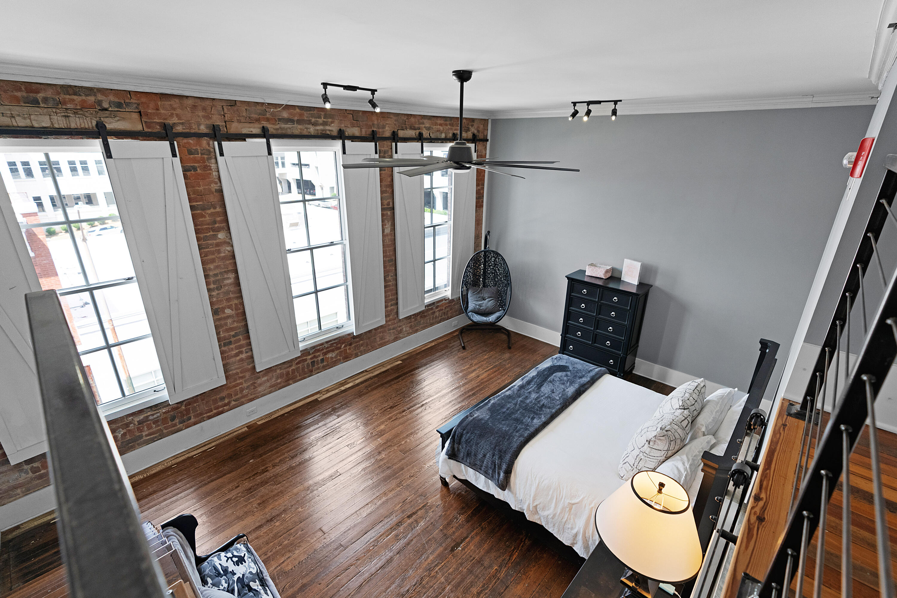 14 E 7th Street