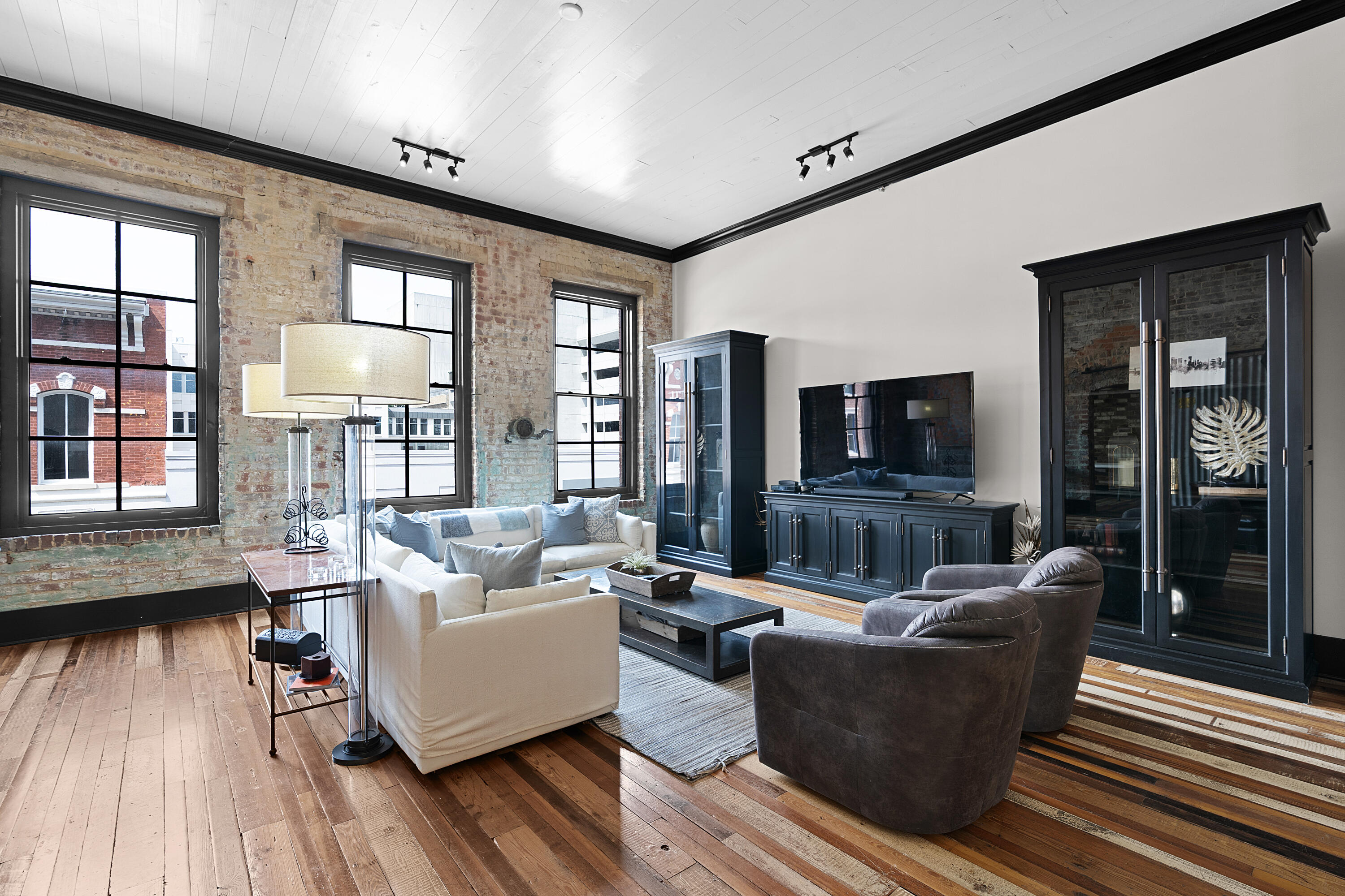 14 E 7th Street