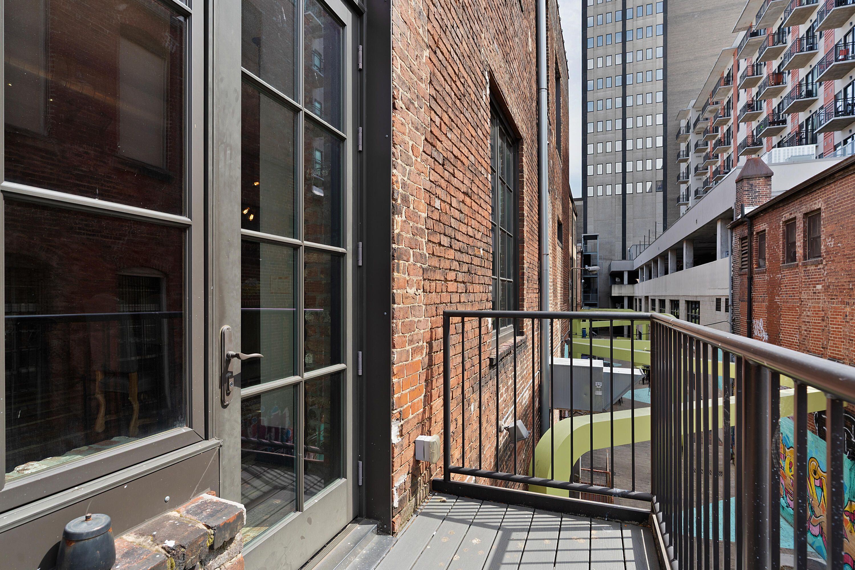 14 E 7th Street