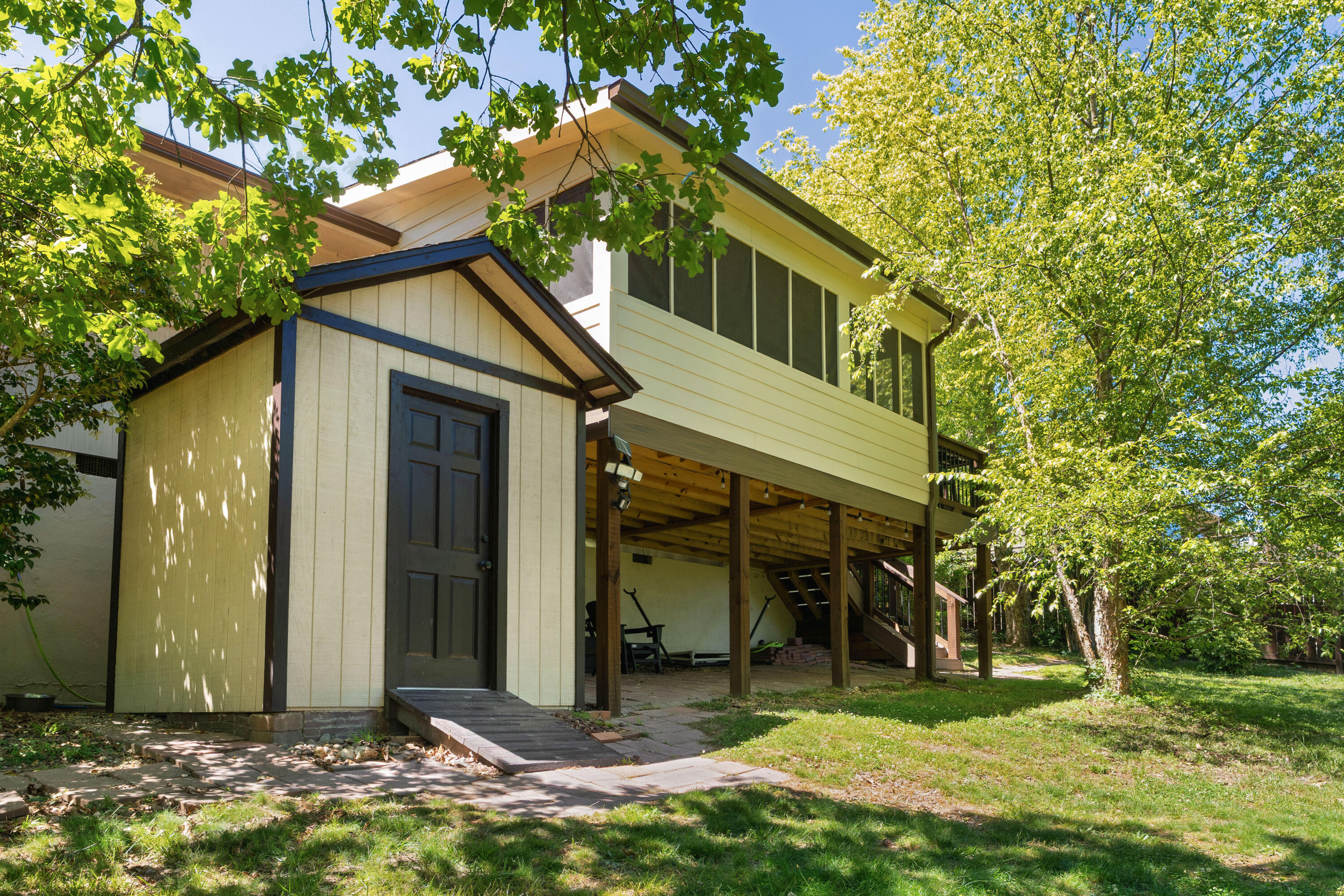 3900 Laird Lane