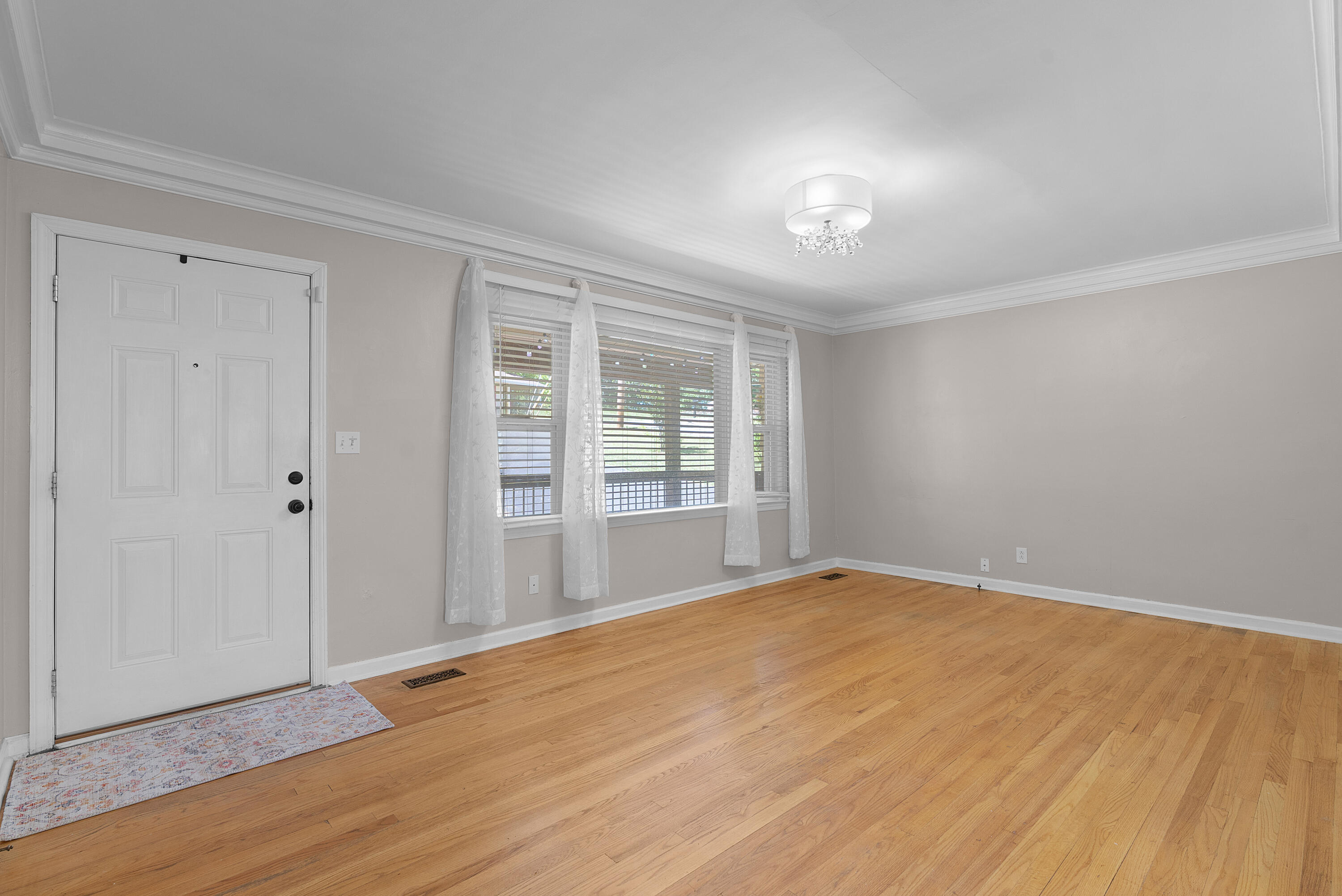 3900 Laird Lane