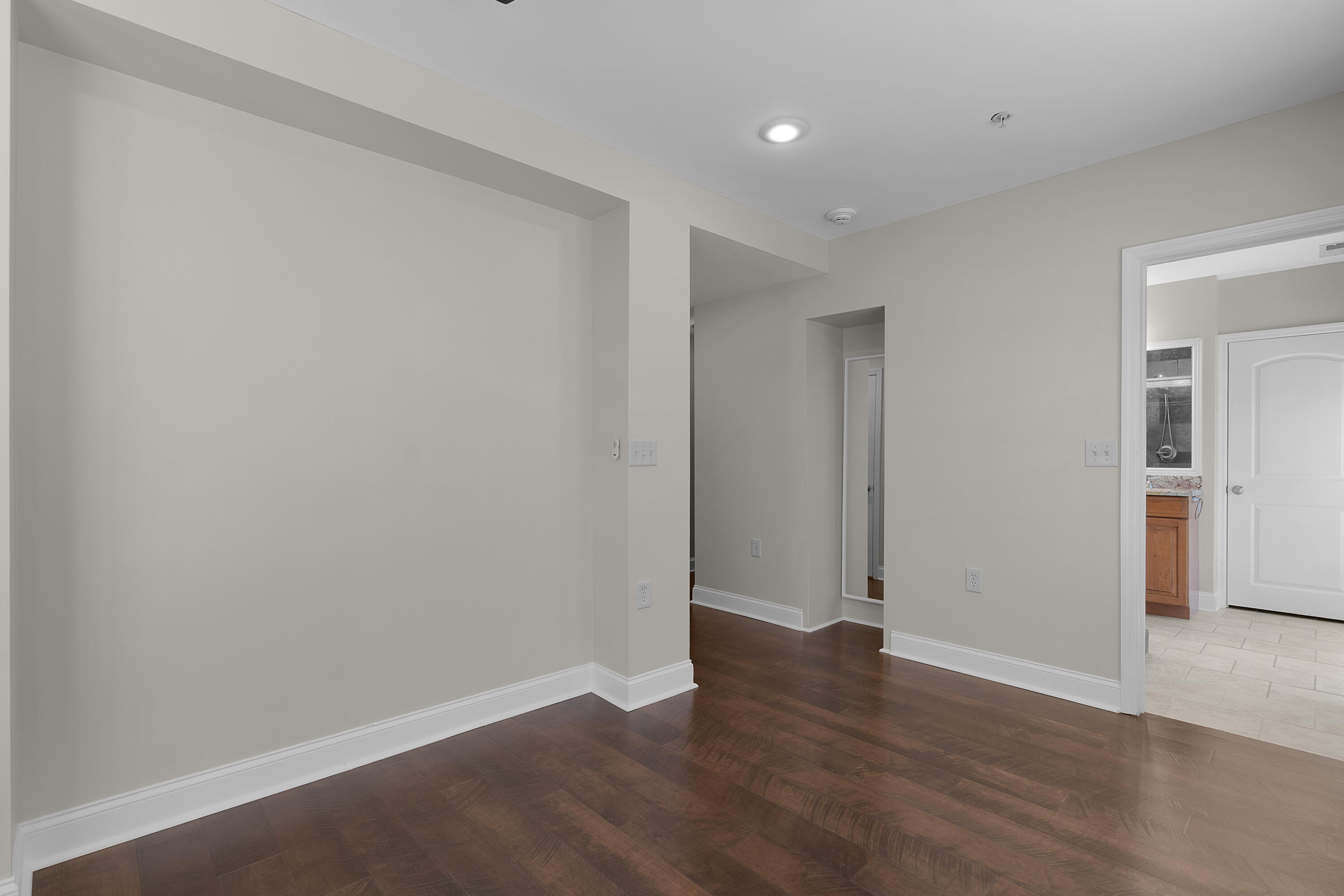 99 Walnut Street, 103