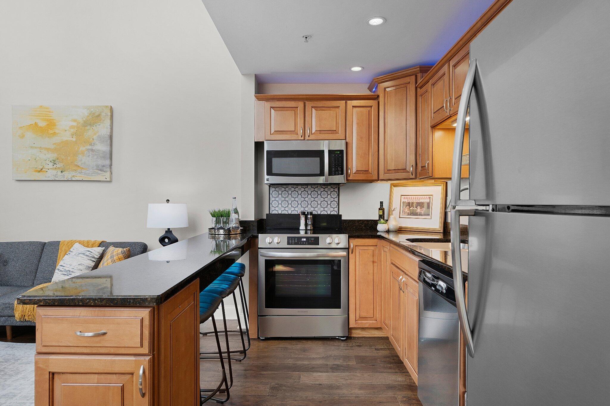 99 Walnut Street, 103