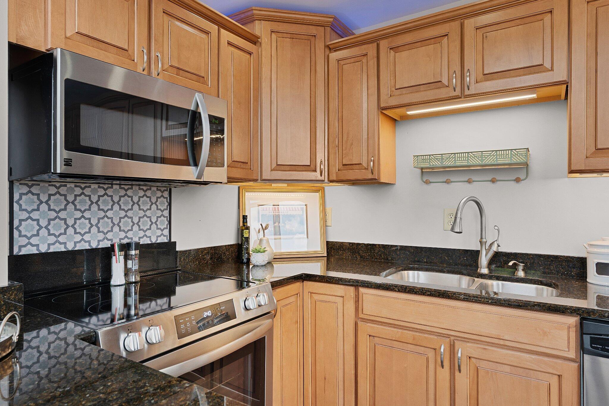 99 Walnut Street, 103