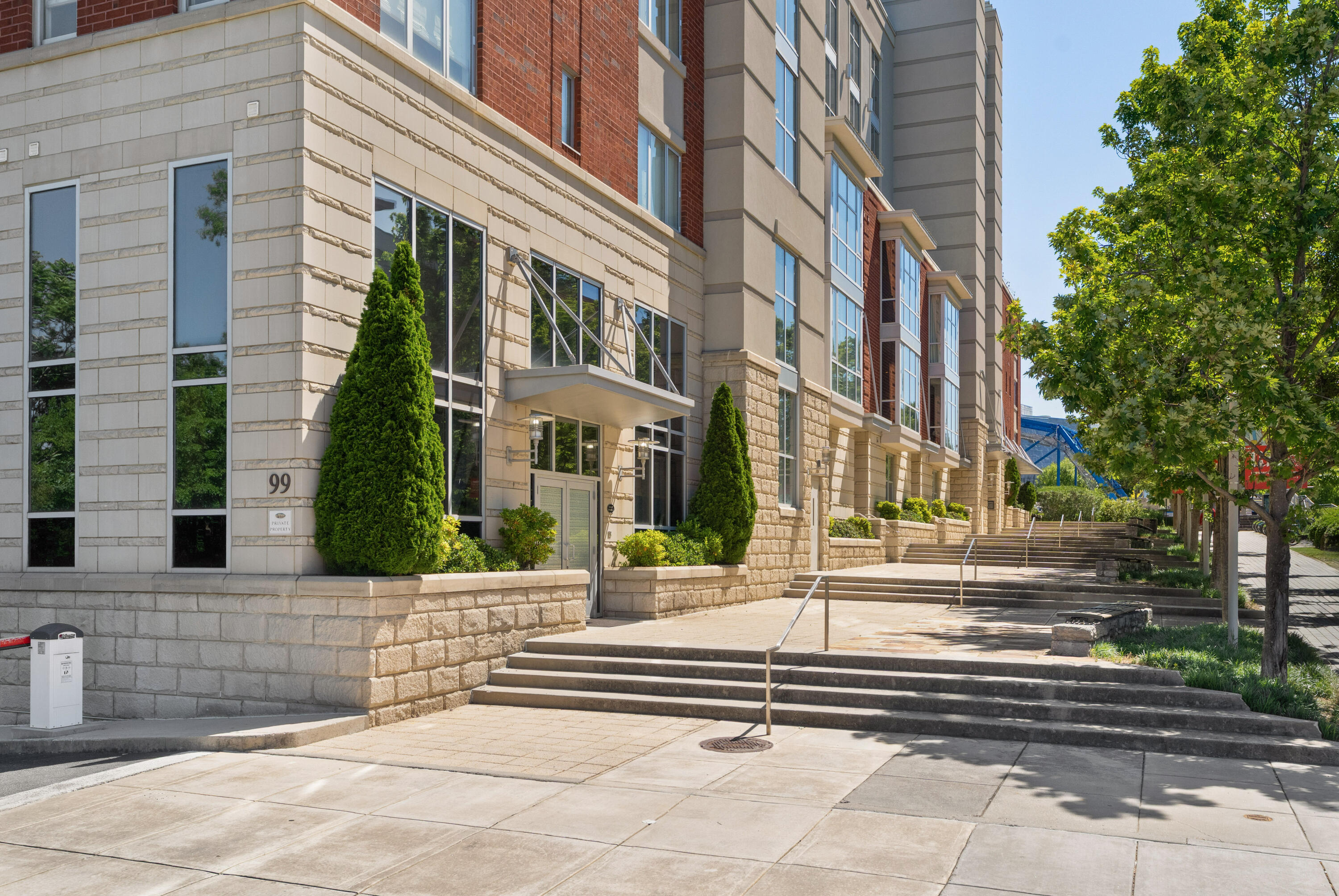 99 Walnut Street, 103