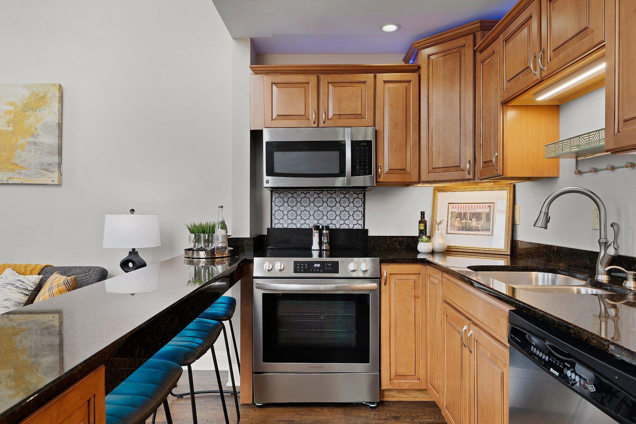 99 Walnut Street, 103