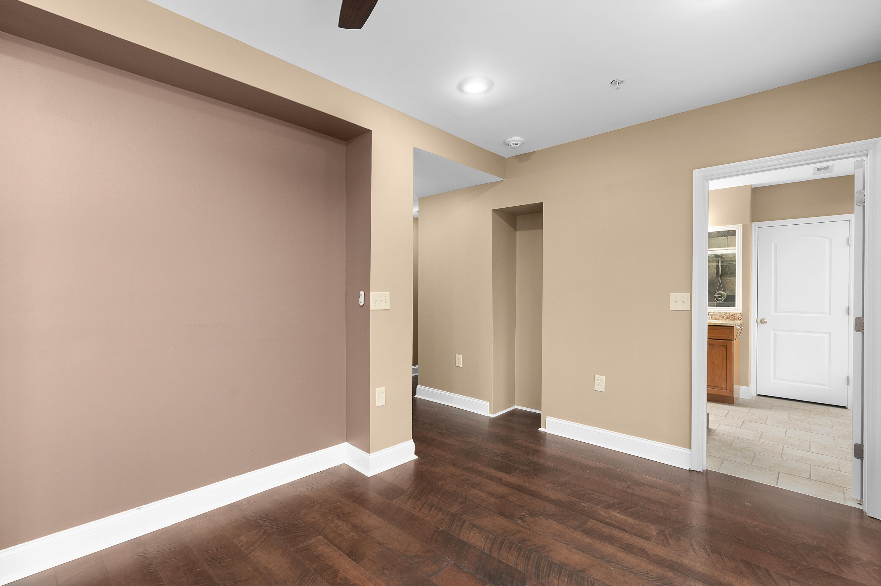 99 Walnut Street, 103