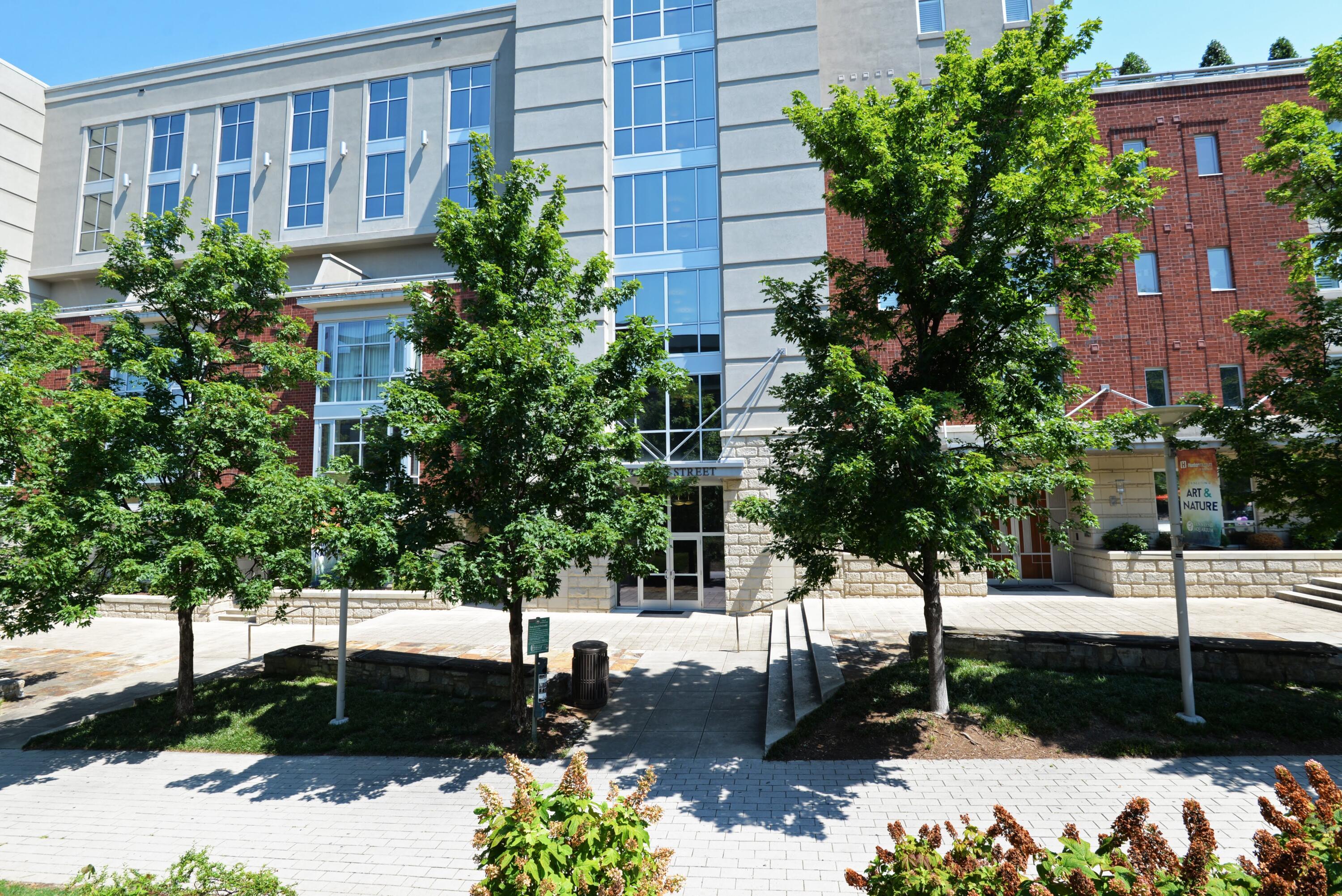 99 Walnut Street, 103
