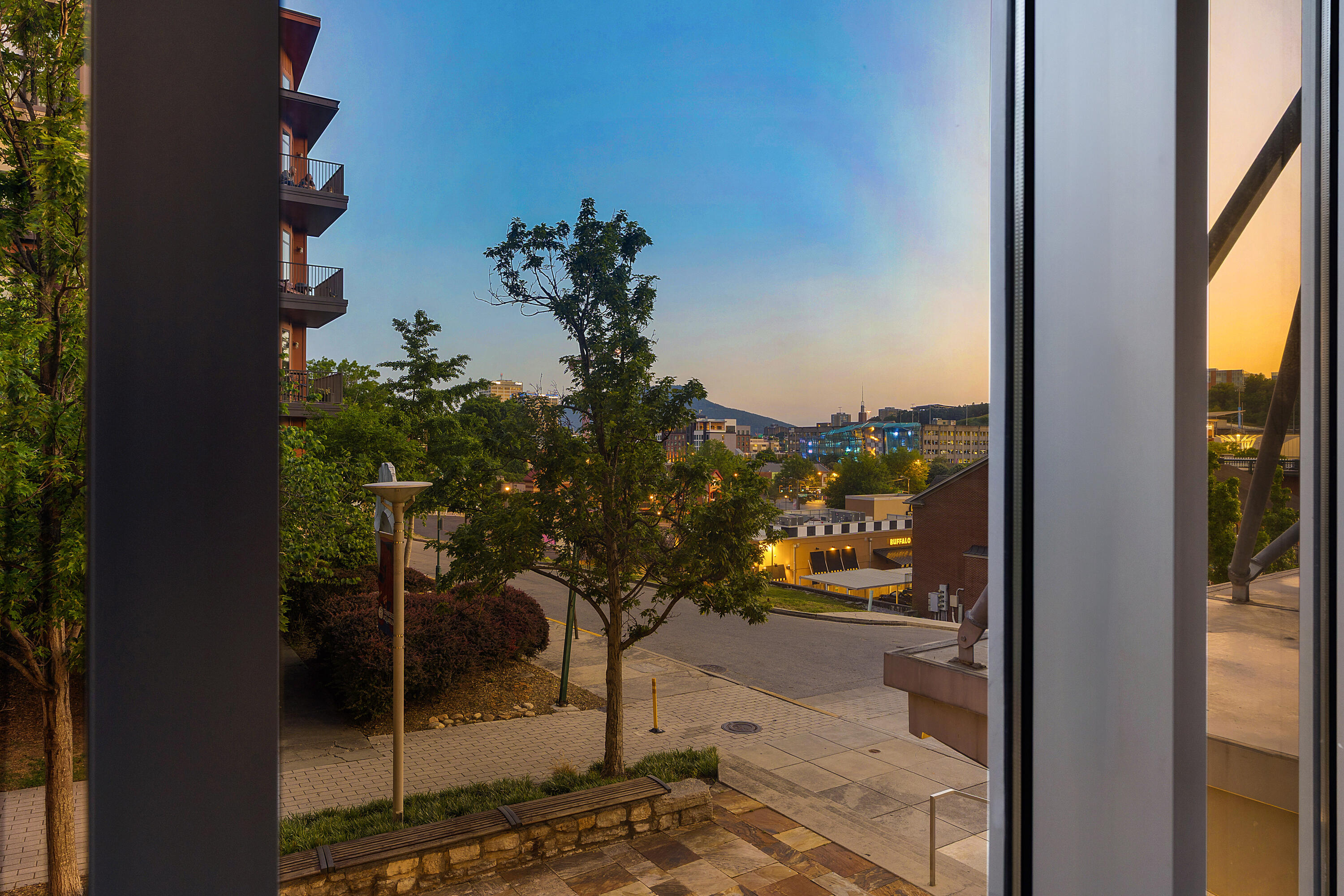 99 Walnut Street, 103