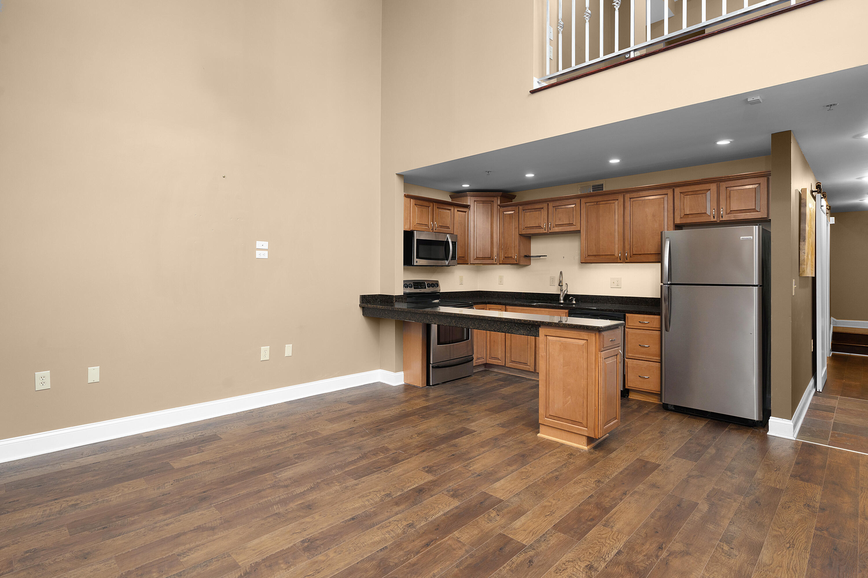 99 Walnut Street, 103