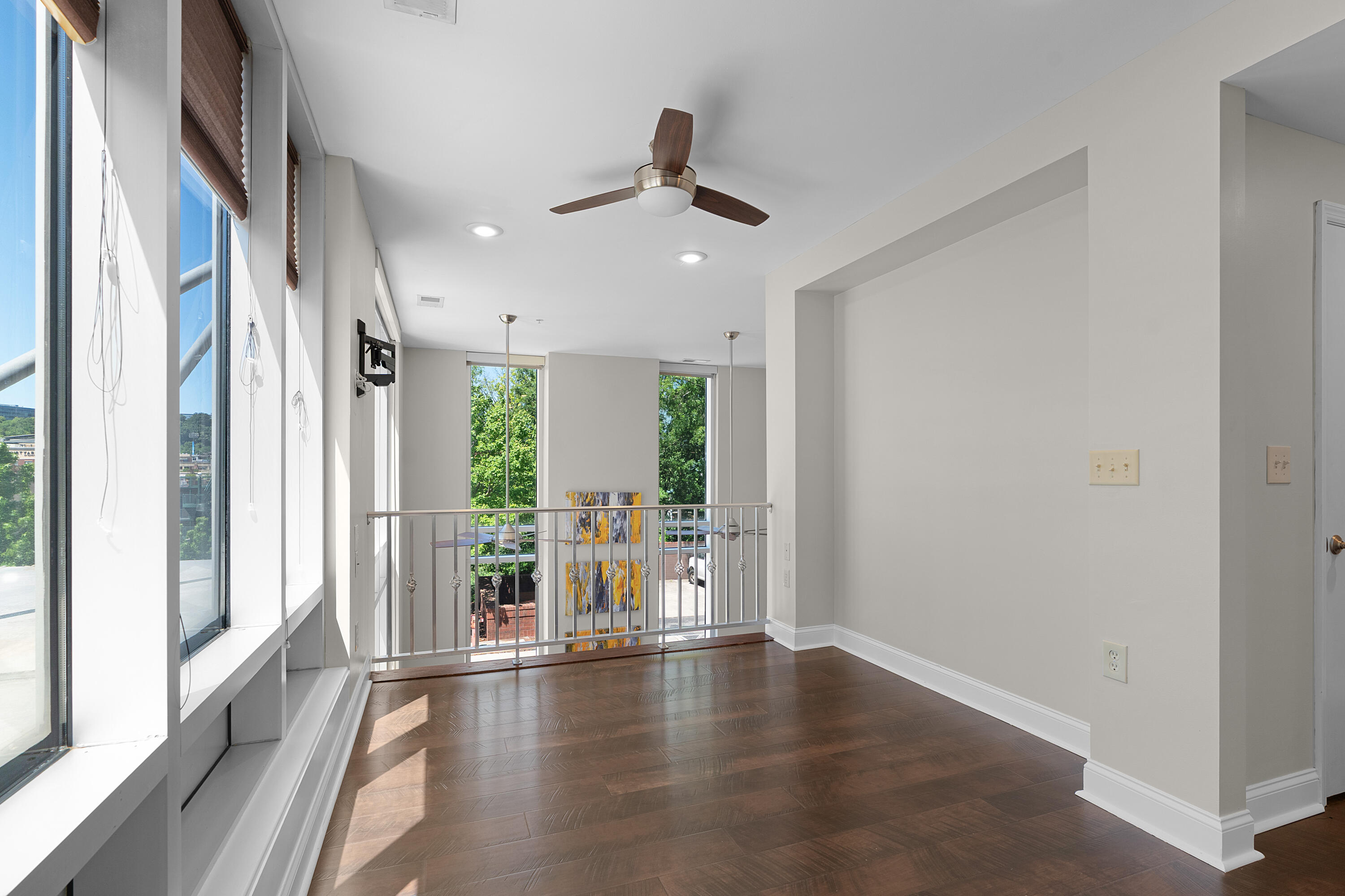99 Walnut Street, 103