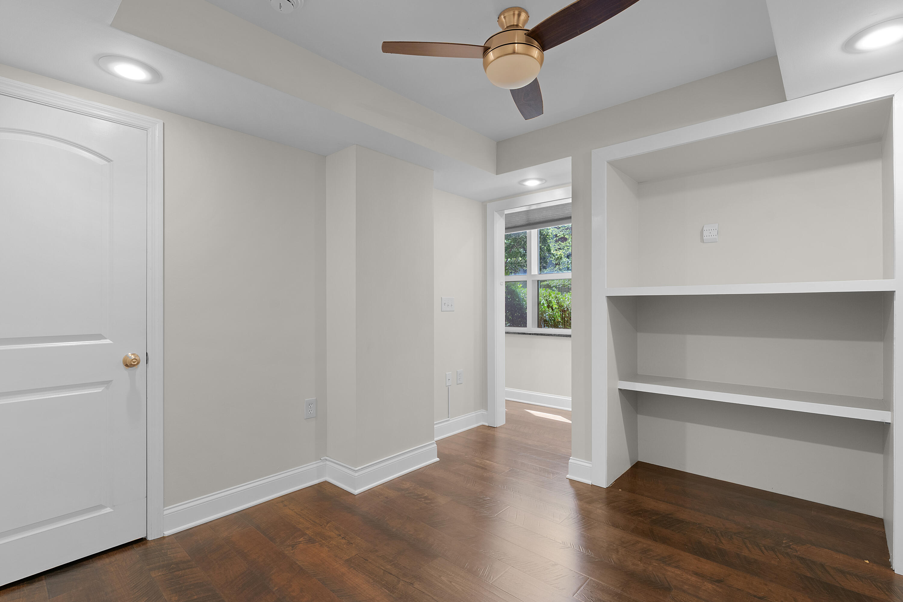 99 Walnut Street, 103