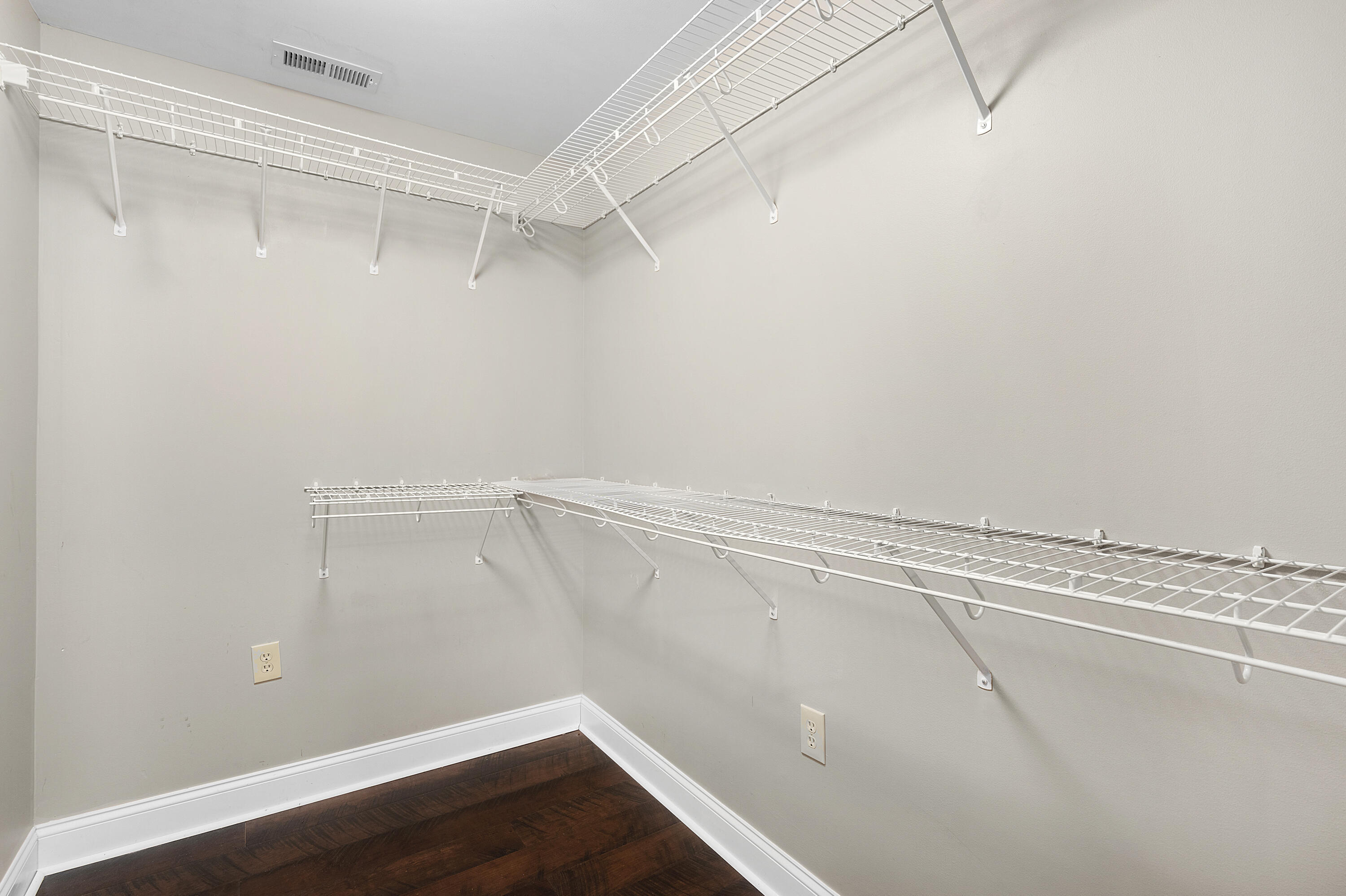 99 Walnut Street, 103