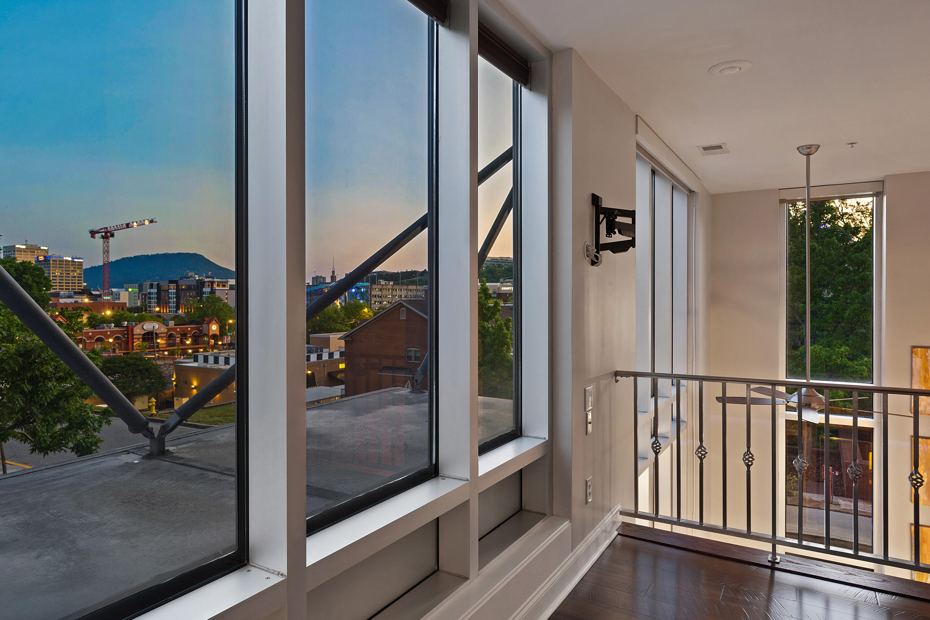 99 Walnut Street, 103