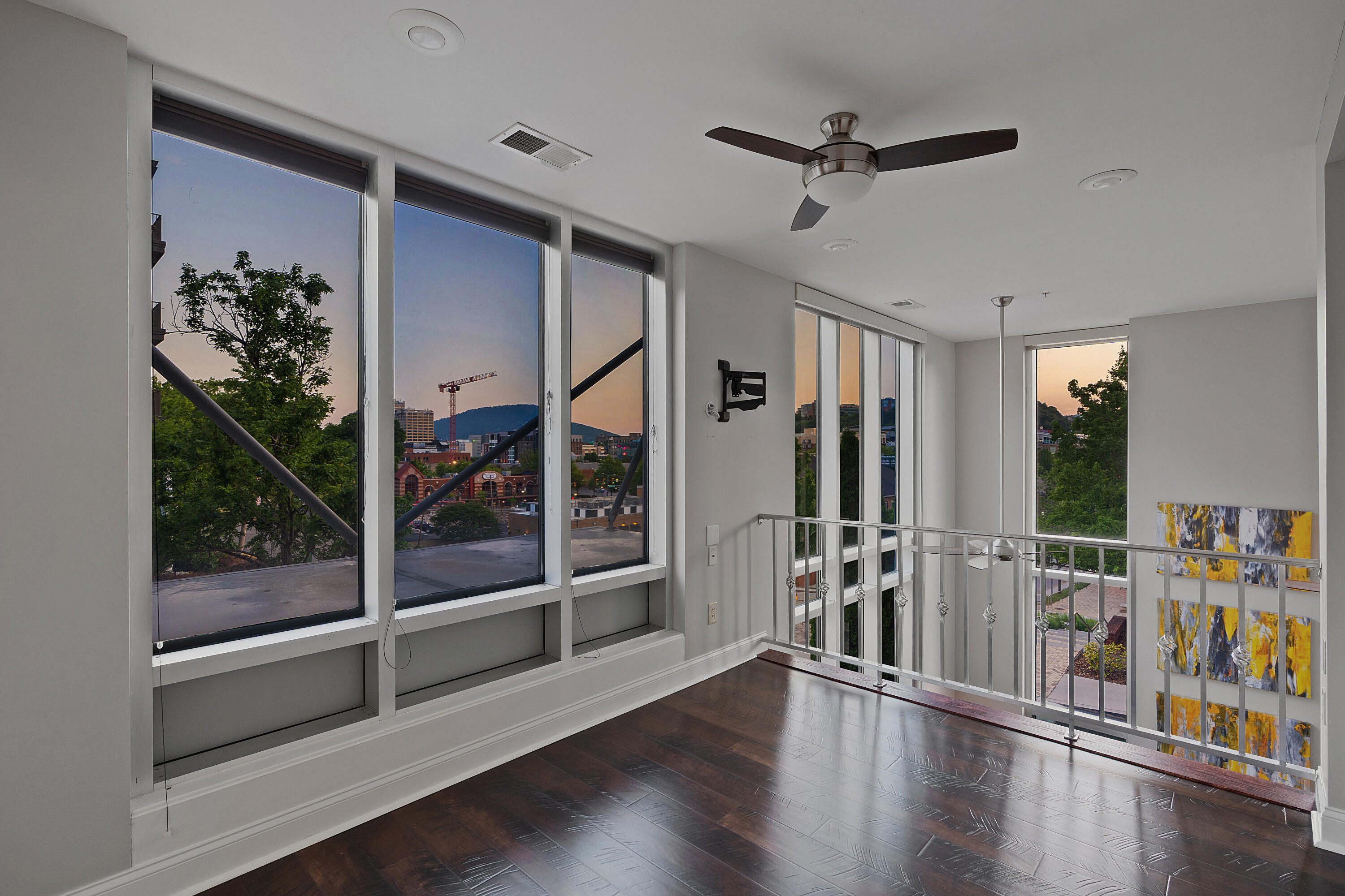 99 Walnut Street, 103
