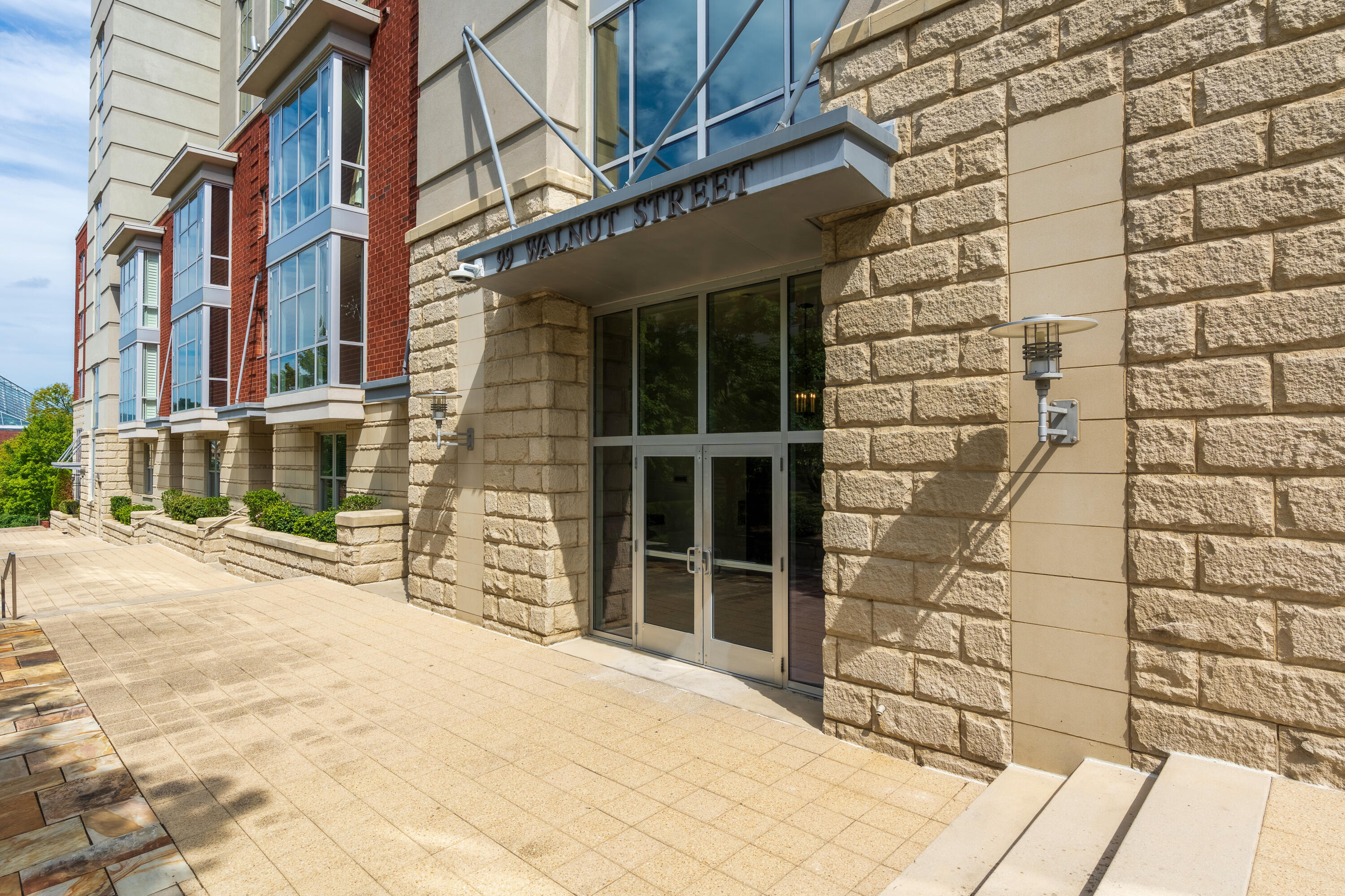 99 Walnut Street, 103